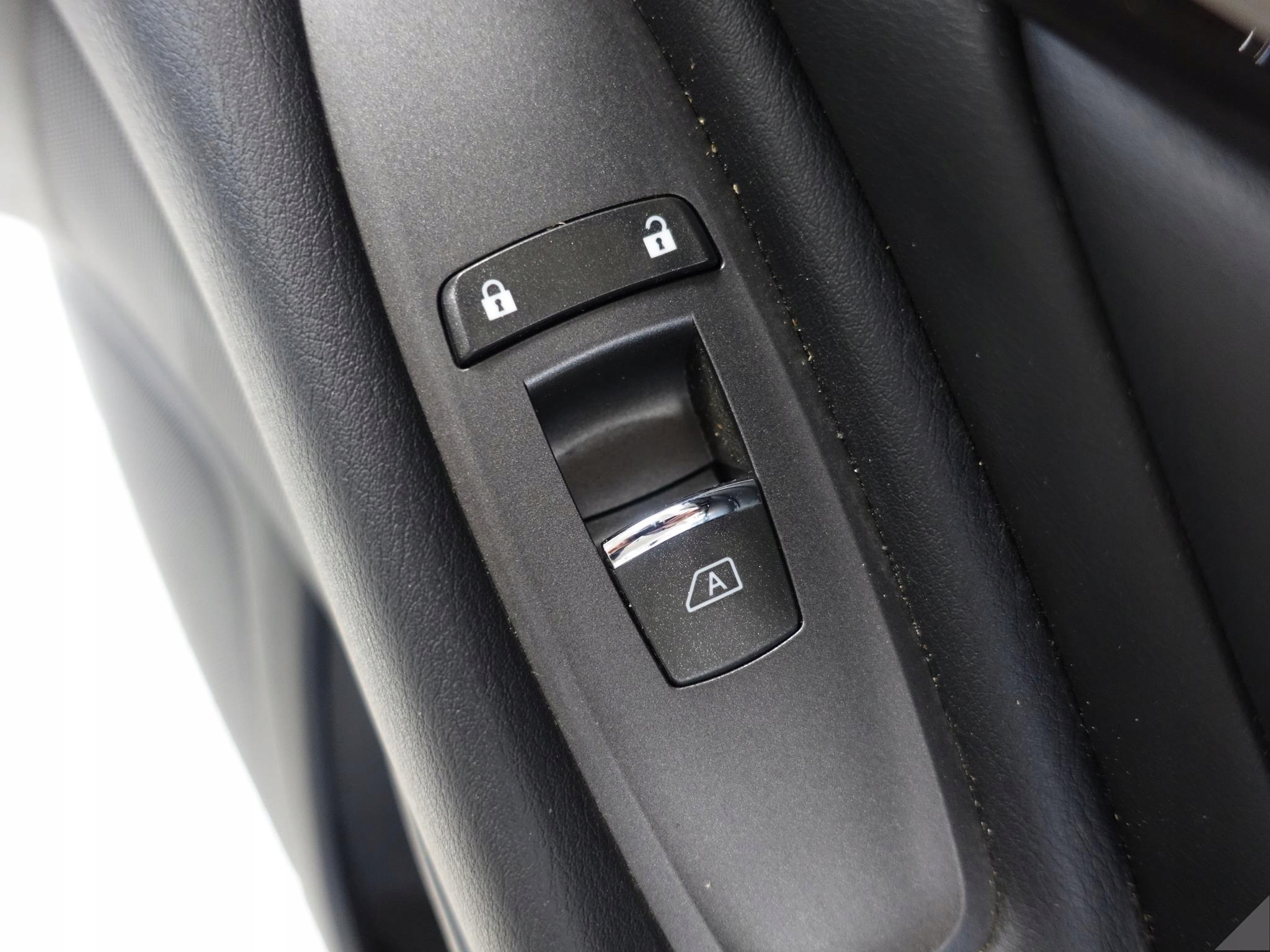 INFINITI Q50 upholstery leather black right front