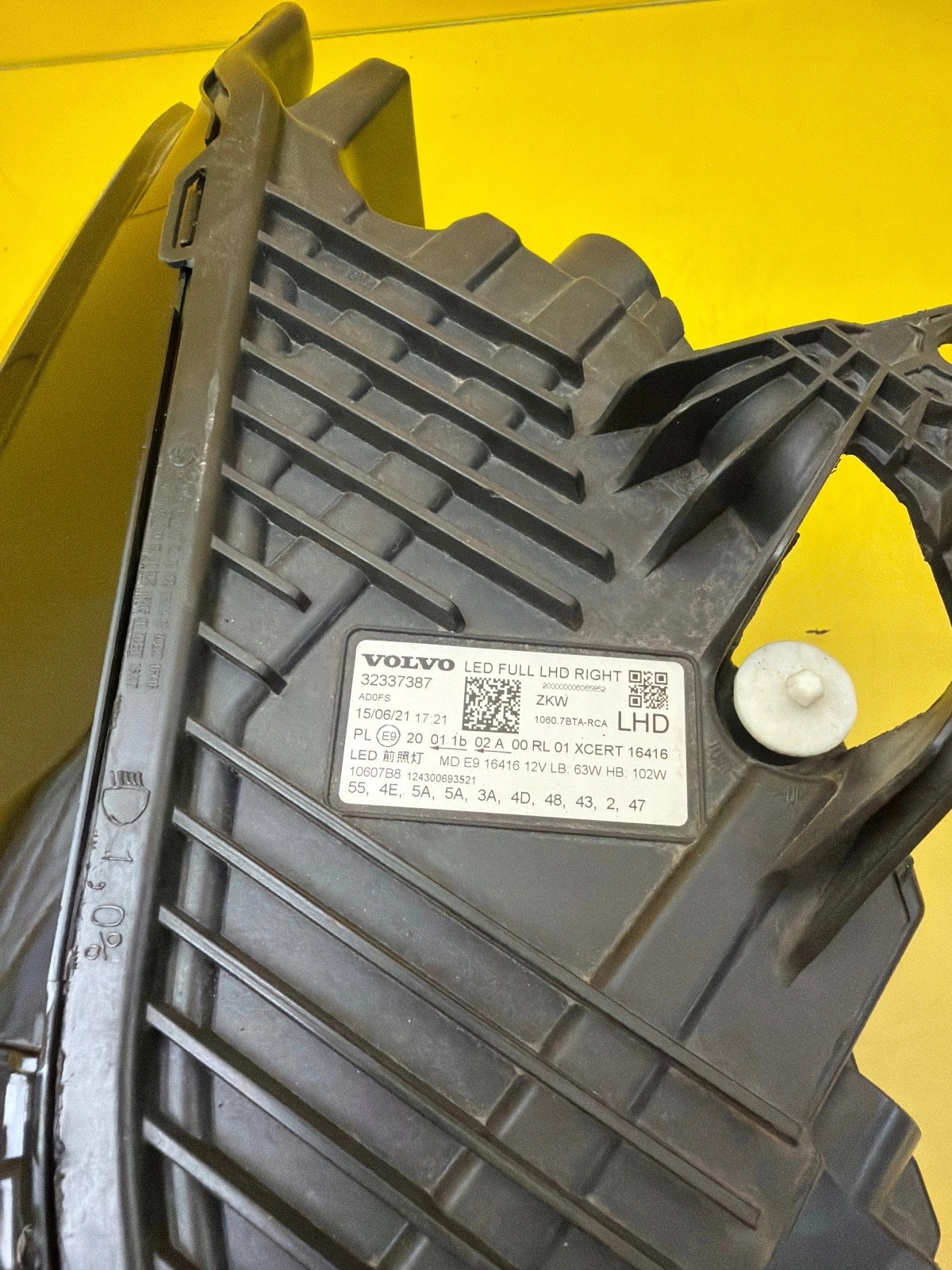 light right Volvo XC60 II Lift 2020- Full Led 32337387