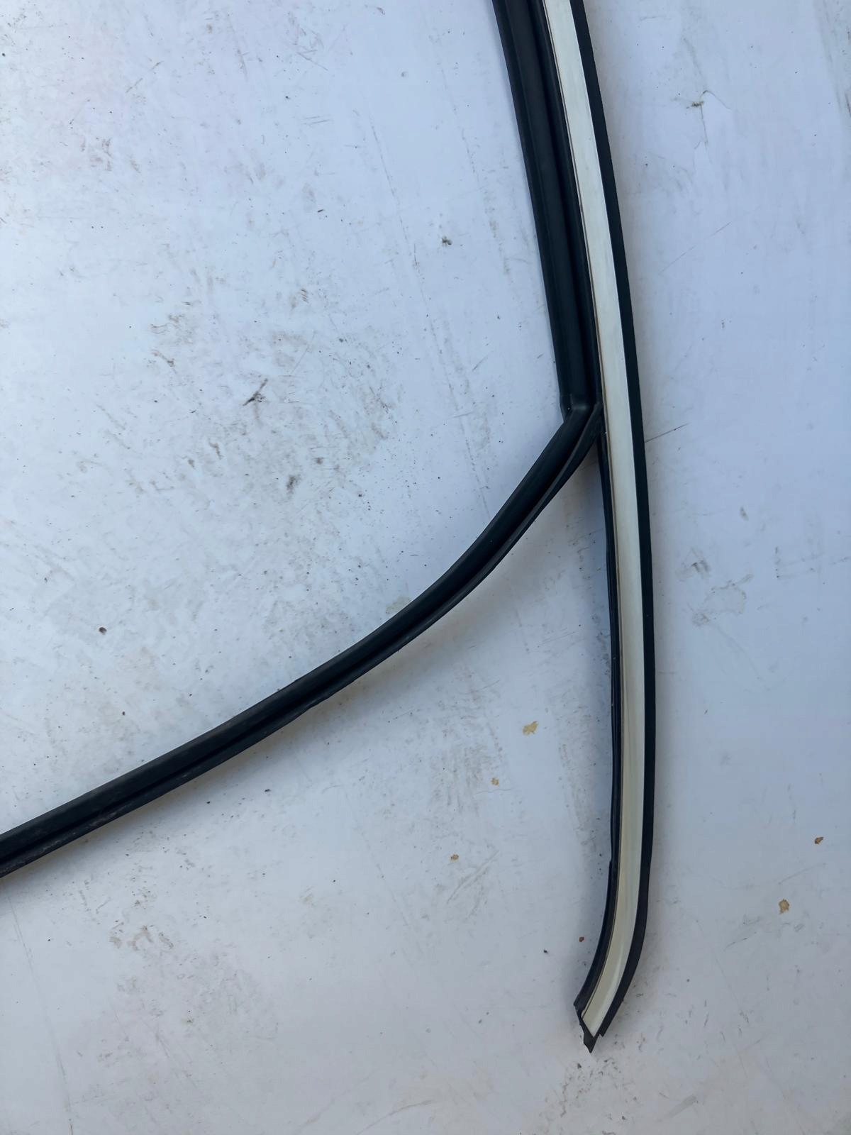 frame gasket door right front PEUGEOT 508 CHROM upper