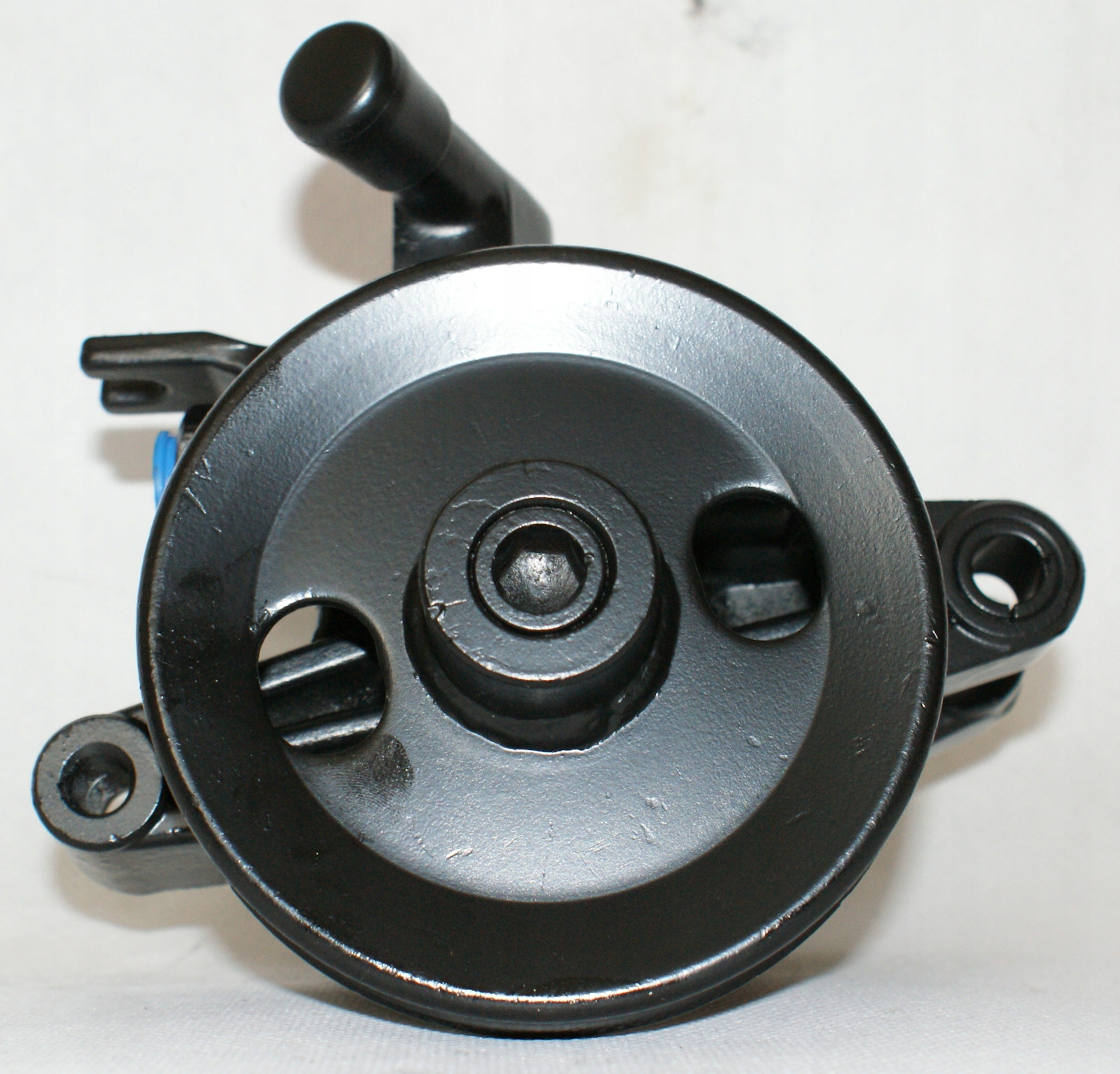 57100-2E000 - НАСОС ГИДРОУСИЛИТЕЛЯ РУЛЯ KIA SPORTAGE II TUCSON 2.0 16V