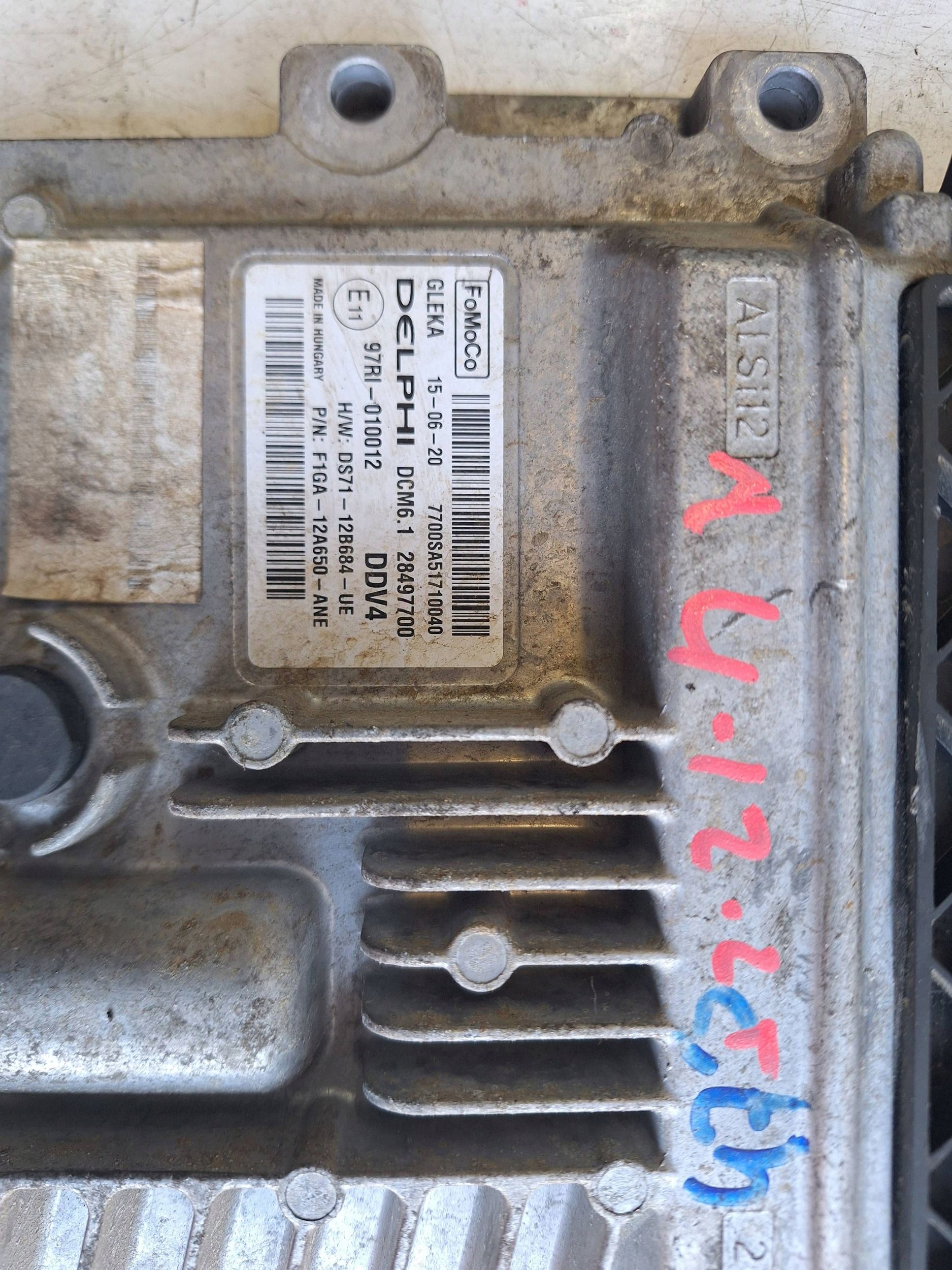 FORD computer control unit of the engine DS71-12B684-UE DELPHI 28497700