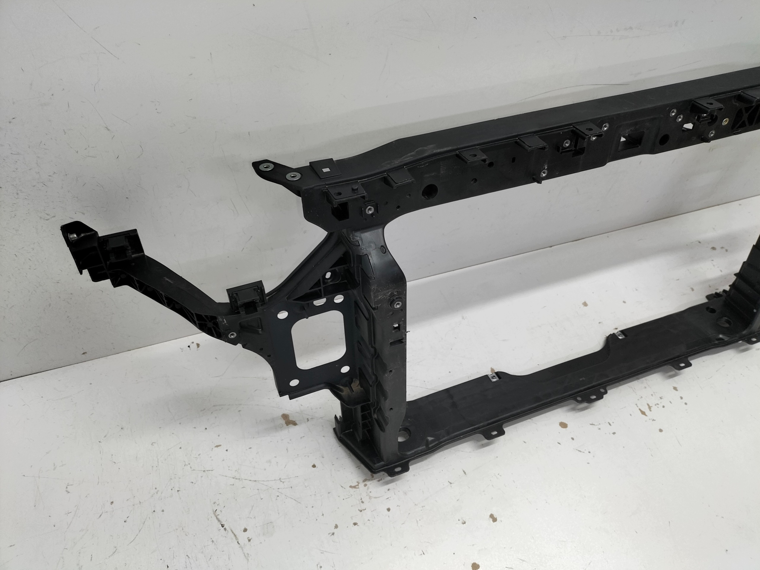 support panel for radiators pillar iron front KIA X-CEED 19- 48V zakuty patrz numer