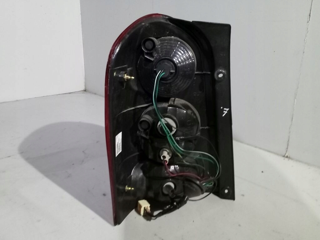 Mazda MPV II lift light right rear part rear