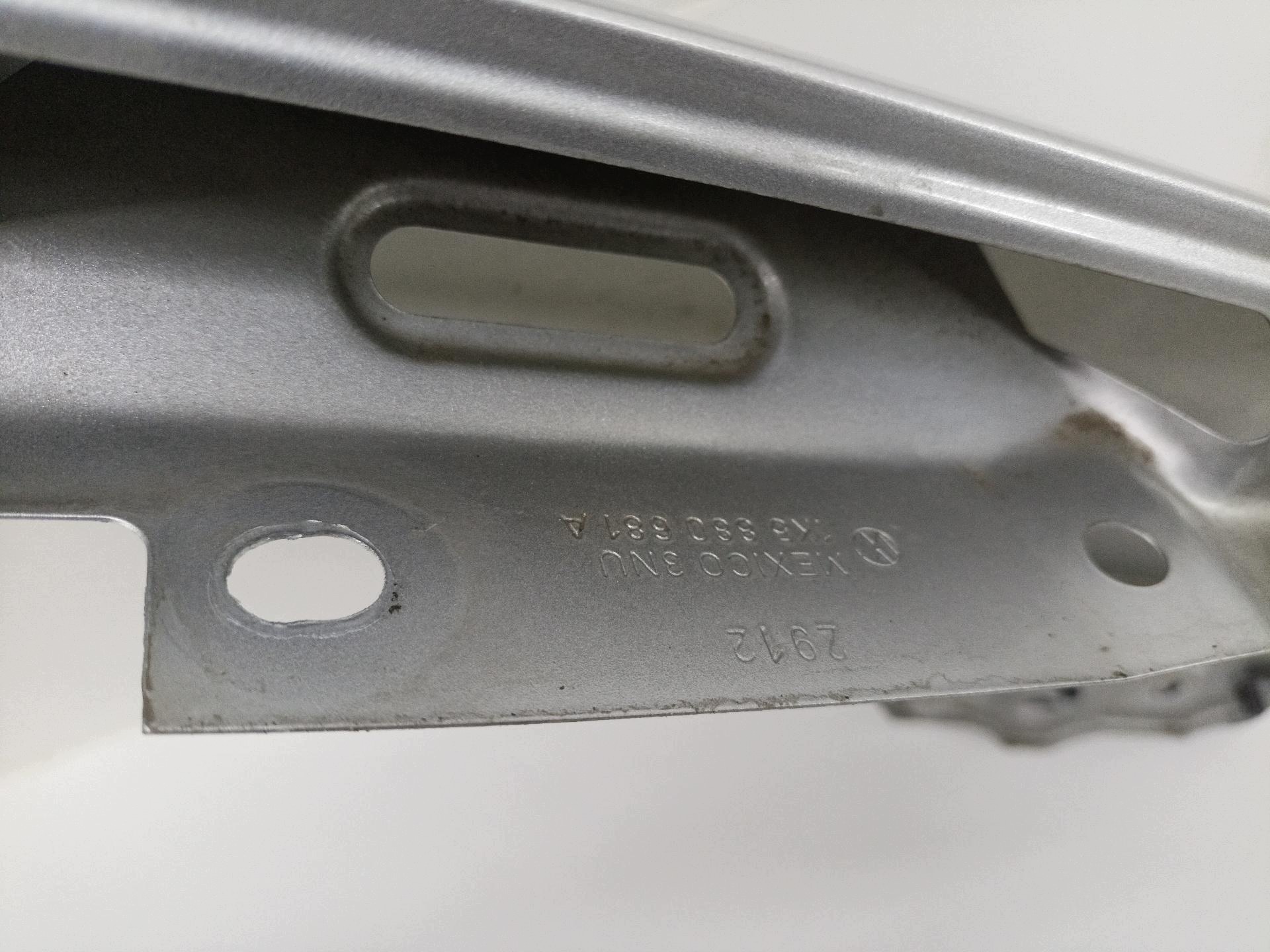 fender front left side Volkswagen Golf 5 2008 1K5880681A