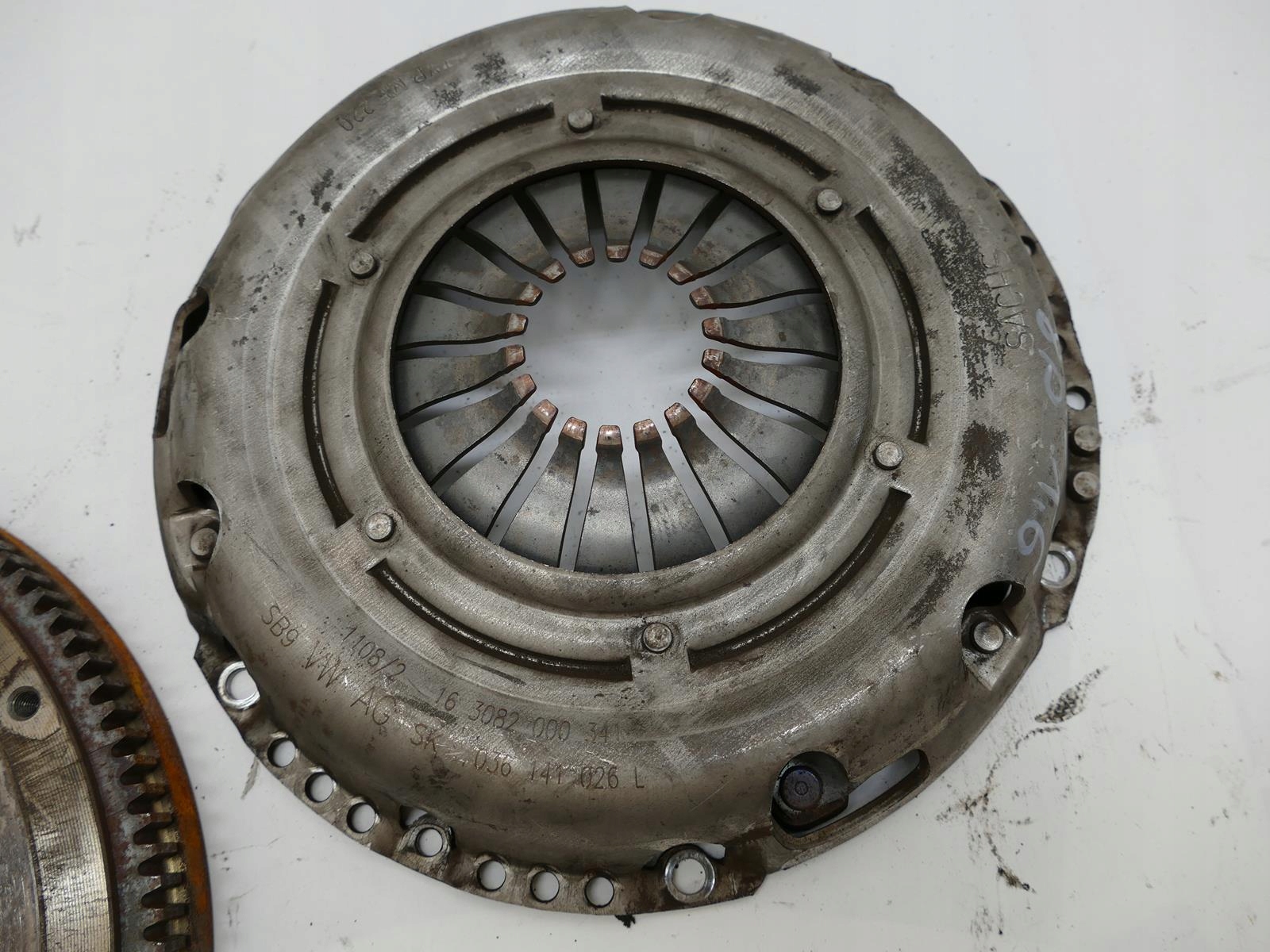 AUDI A3 8P 1.6 8V clutch disc wheel flywheel