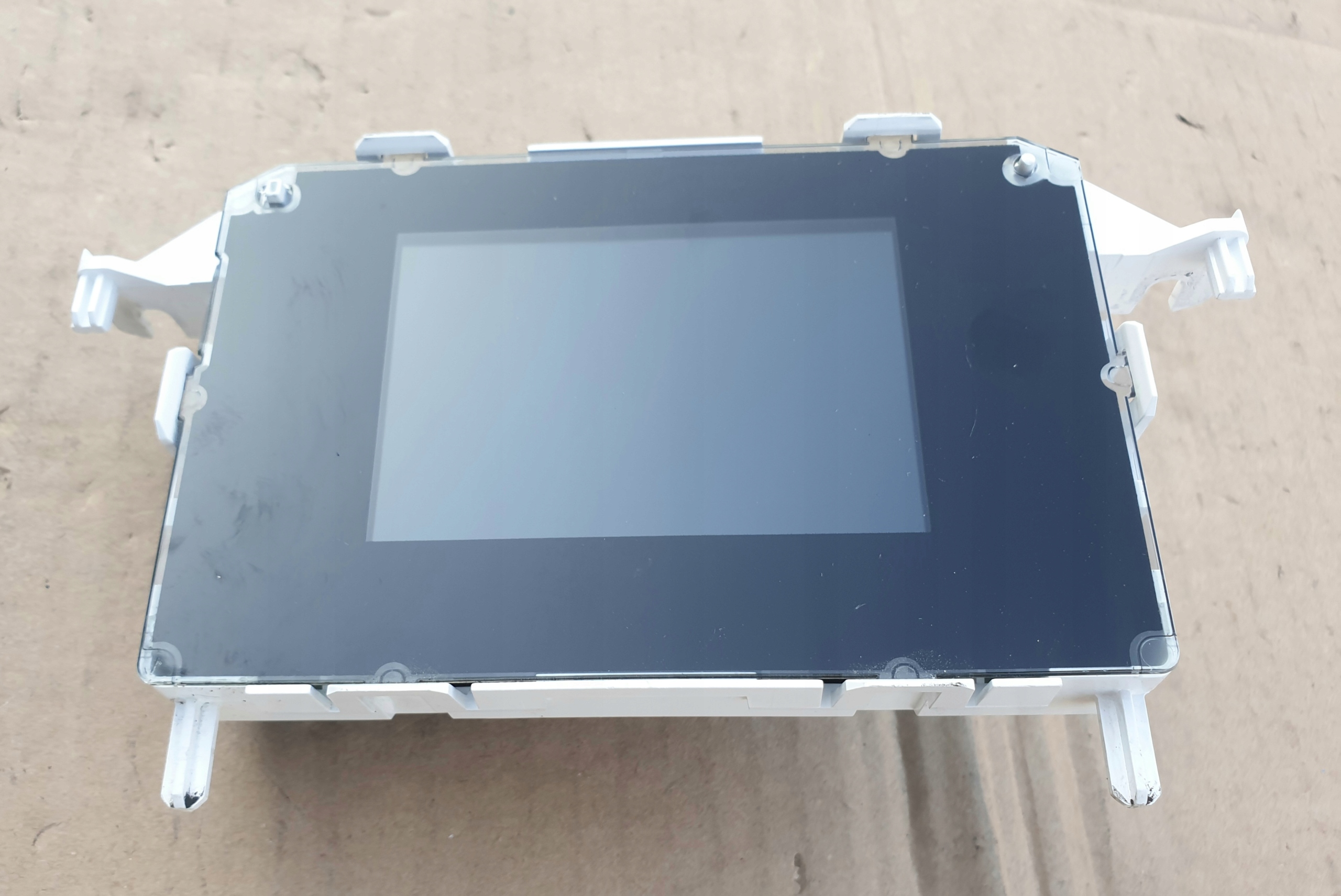 ET7T-18B955-BD ET7T18B955BD - ЕКРАН ДИСПЛЕЙ РАДІО FORD B-MAX COURIER ПОЗНАНЬ