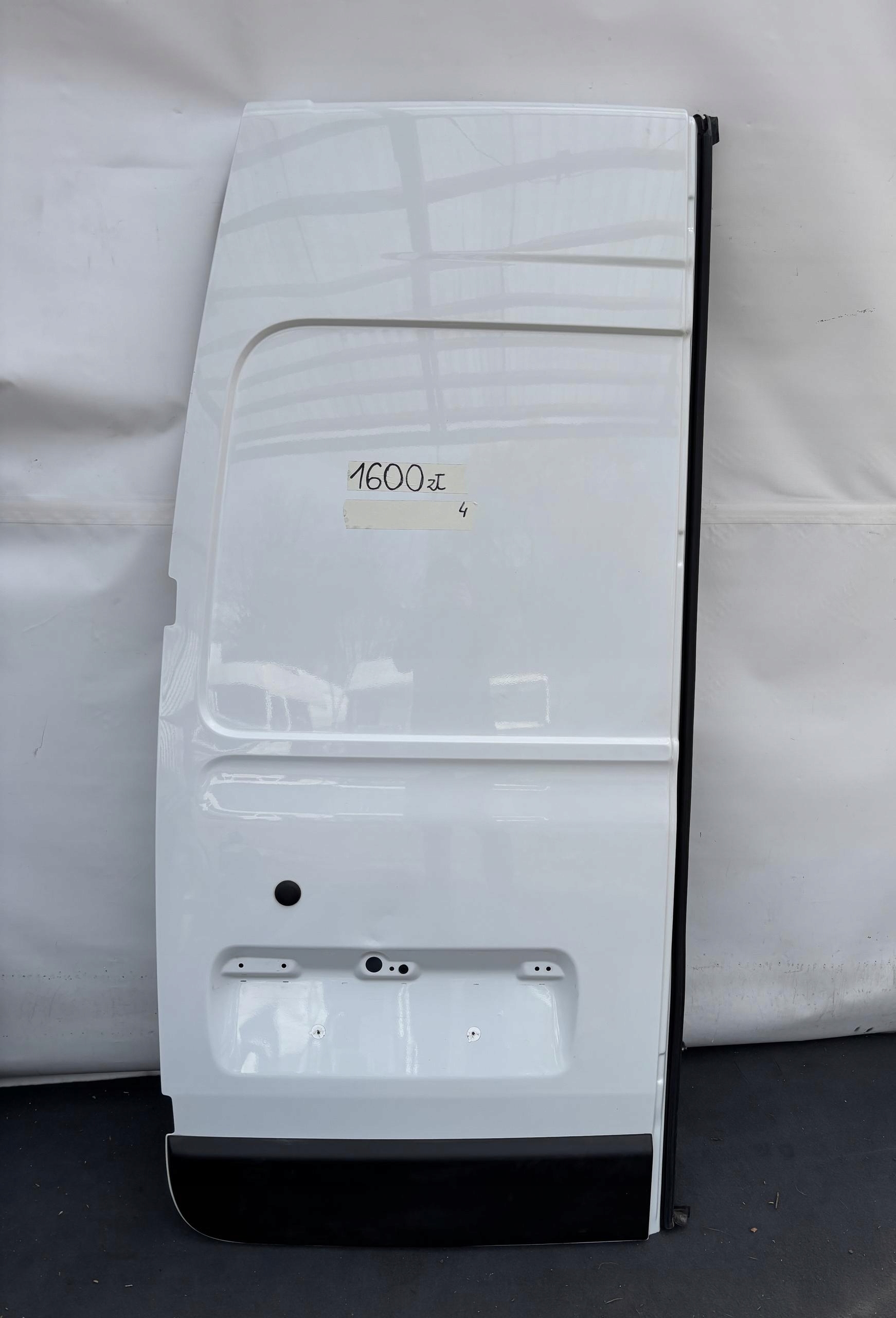 MASTER 3 4 MOVANO NV400 10- door rear. rear part left BIALE ORYGINALNE