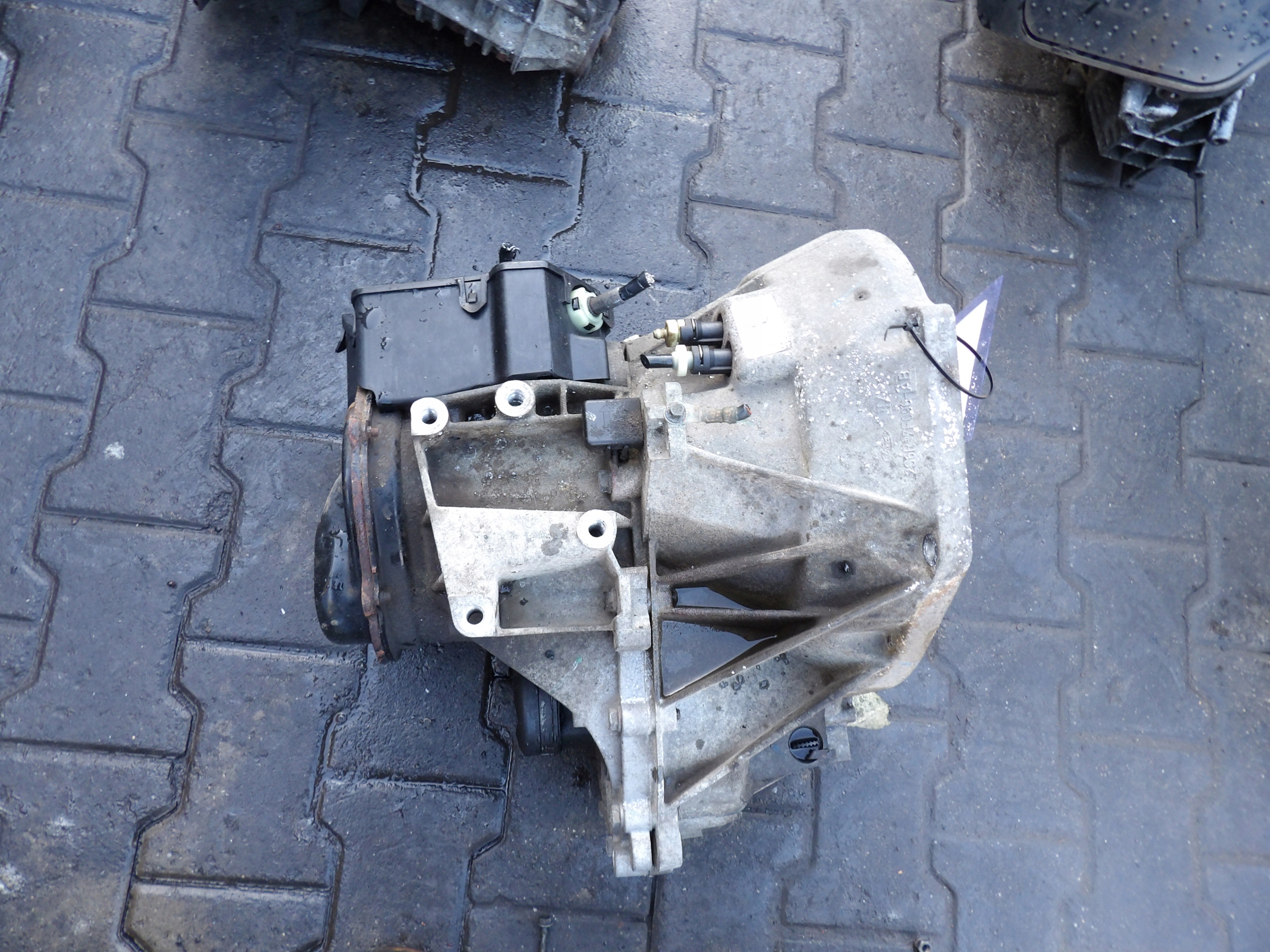 Ford Fiesta MK5 1,3B 52KW 71KM getriebe 2SR7002MB