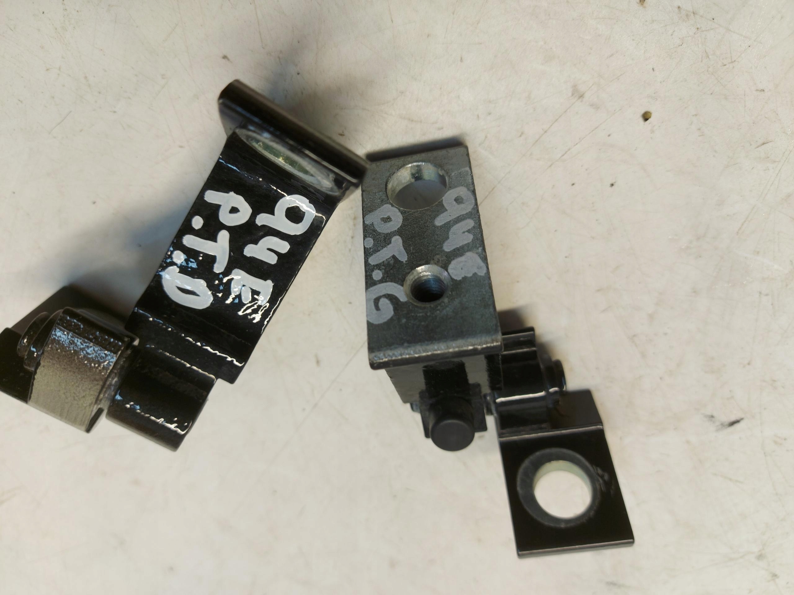 Audi Q4 40 E-TRON hinge door right rear part rear upper lower kpl.