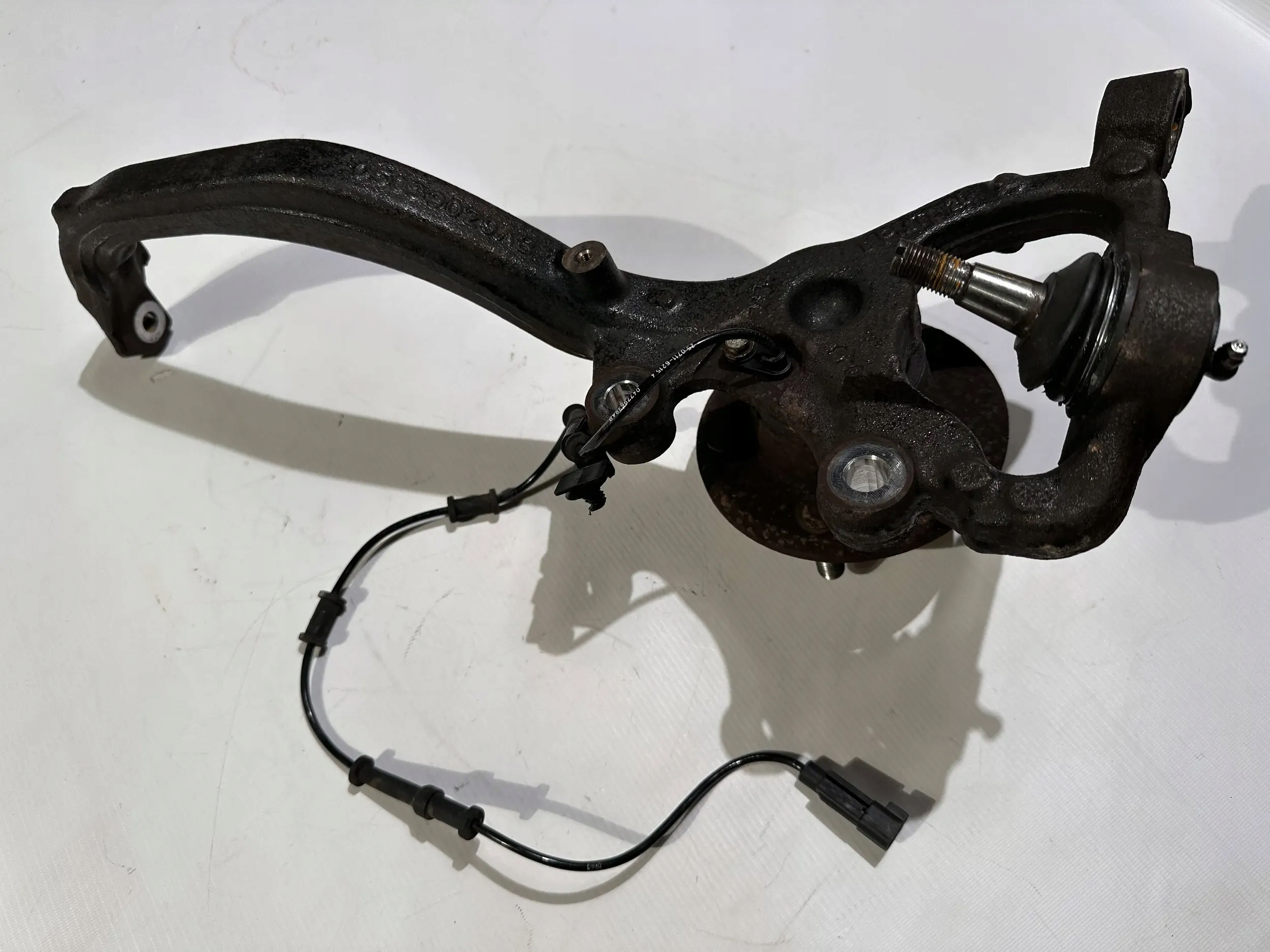 otoč čepu levá předek přední Dodge Charger SRT 6.4 2011 - 2014