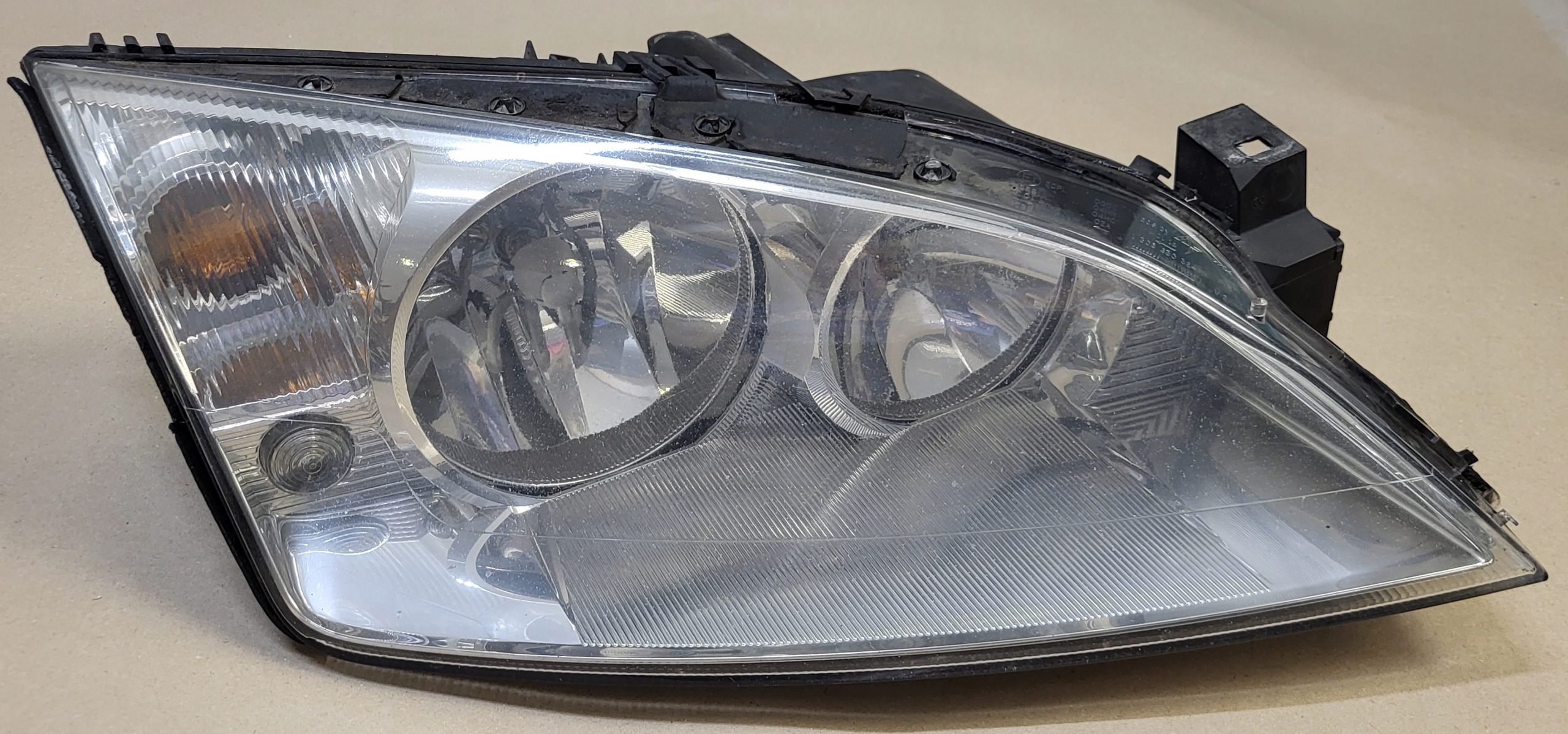 light REFLEKTOR right front R FORD MONDEO MK3 original EUROPA