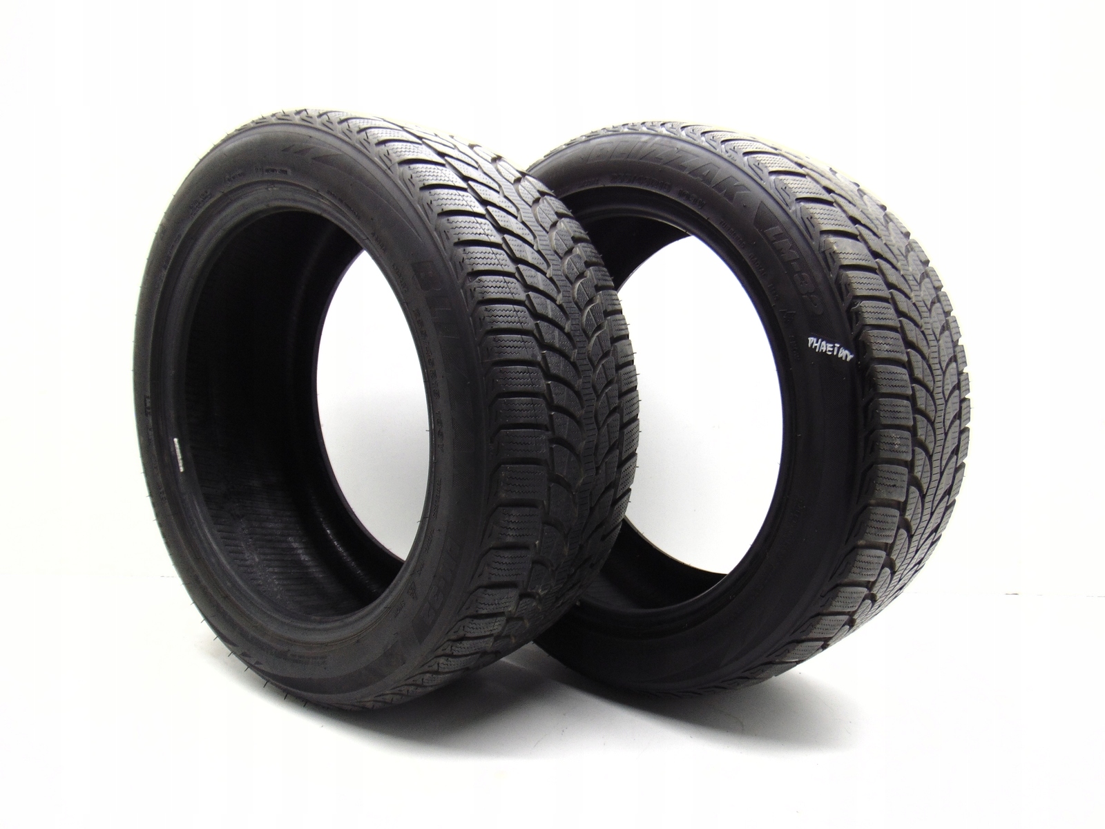 255/45R18 - Шины Bridgestone BLIZZAK LM-32 255 / 45R18 18 16год