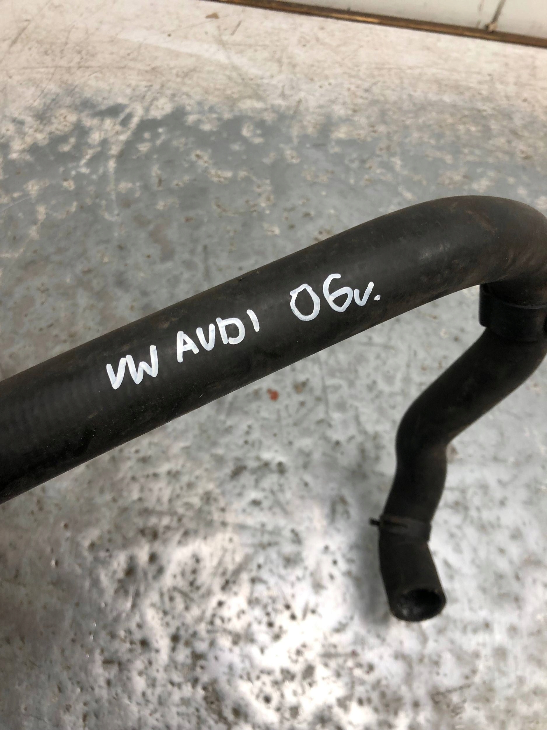 hadice trouba vody VW AUDI 3B0122291C