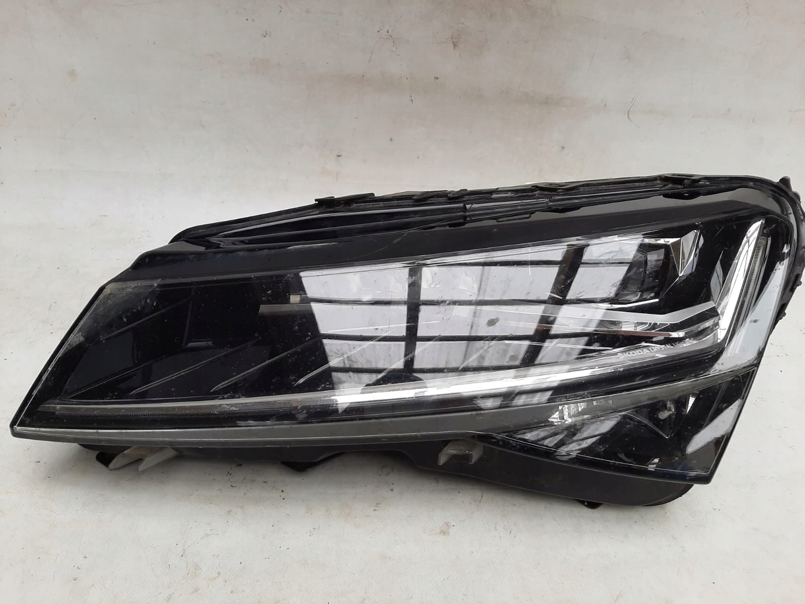 SKODA SUPERB III LIFT 19- 3V0 light left front front FULL LED 3V1941015D