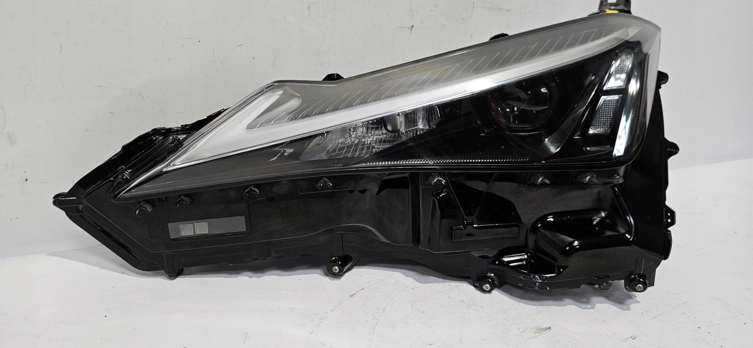 Feux phare Gauche Avant LEXUS UX 18- Original KOITO 76-41