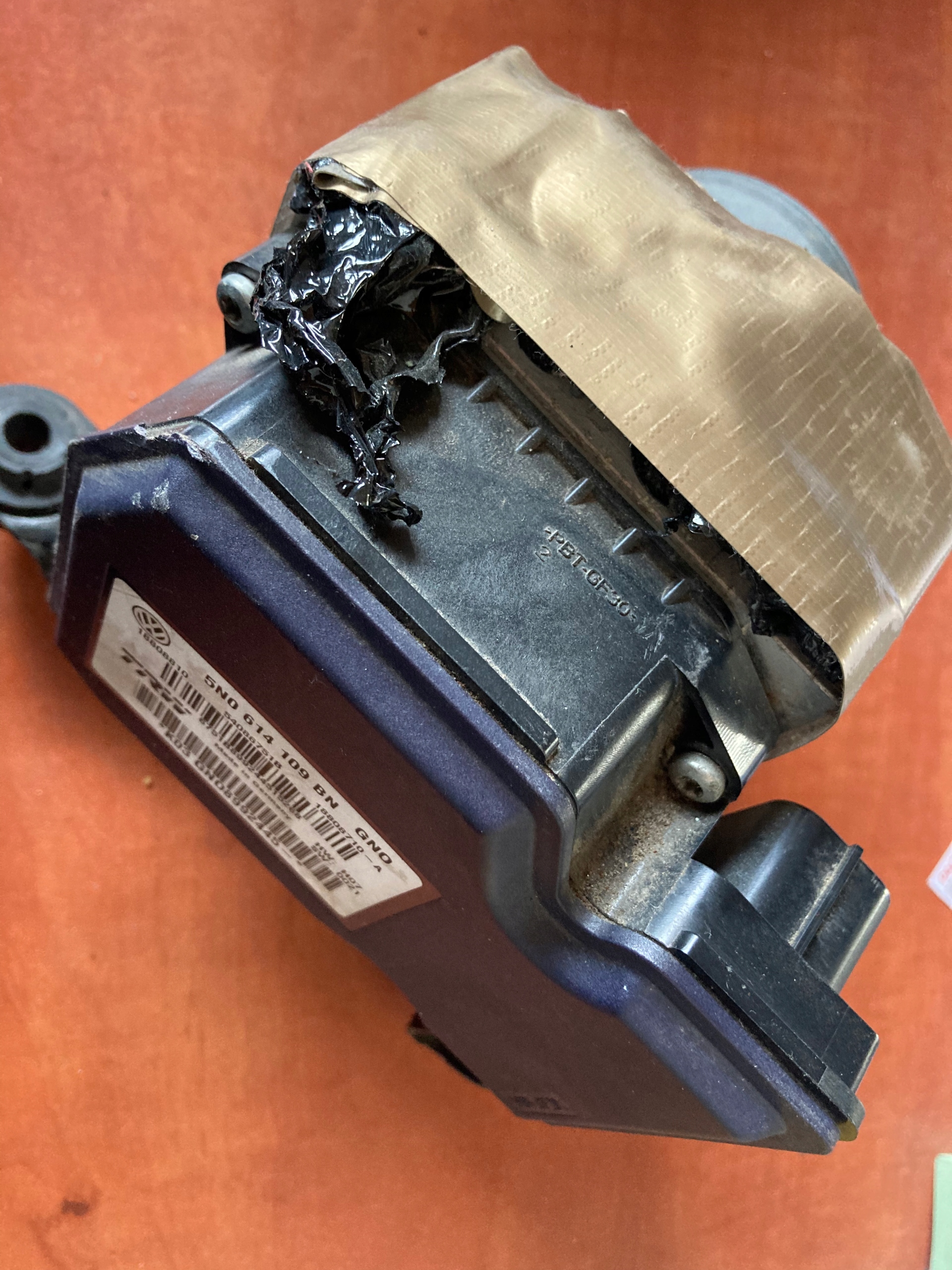 Насос ABS контролер Tiguan 5n0614109bn працездатний ori