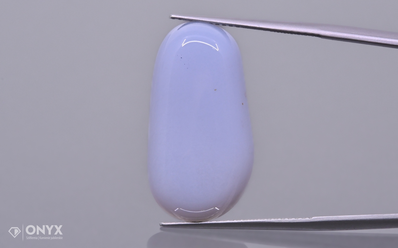 Chalcedon modrá konvexní nepravidelná destička 25x13,5 mm