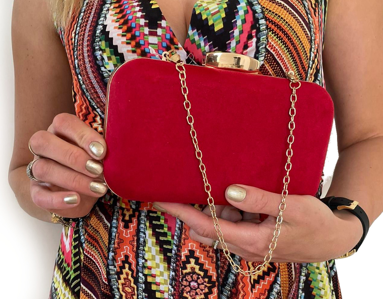 ZAMSZOWA TOREBKA DAMSKA PUZDERKO NA ŁAŃCUSZKU Kolor okuć złoty