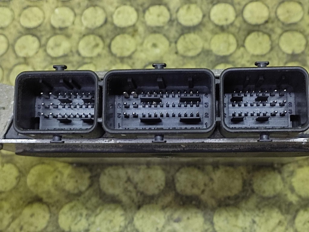 CITROEN C3 1.1 control unit of the engine 9655756380