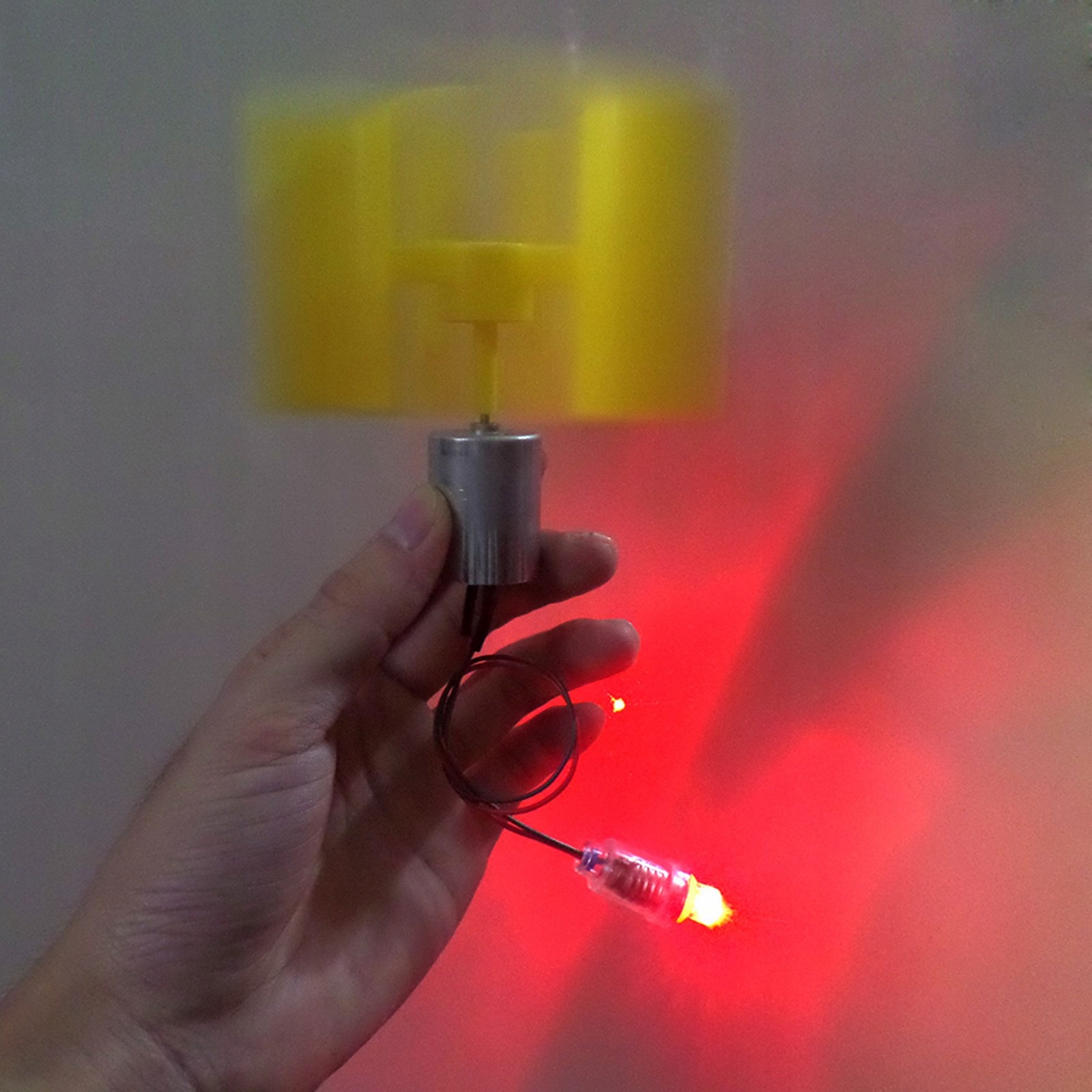 MIKRO TURBINA WIATROWA Z PIONOWYM WAŁEM DIY Rodzaj turbina wiatrowa