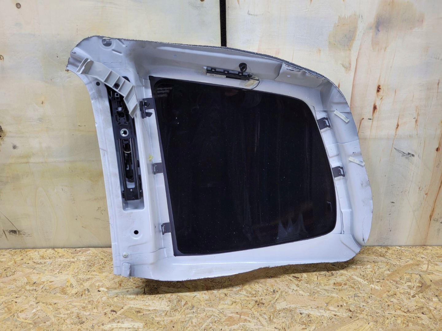 window bodywork rear part right side Volkswagen Touran 2nd facelift 2013