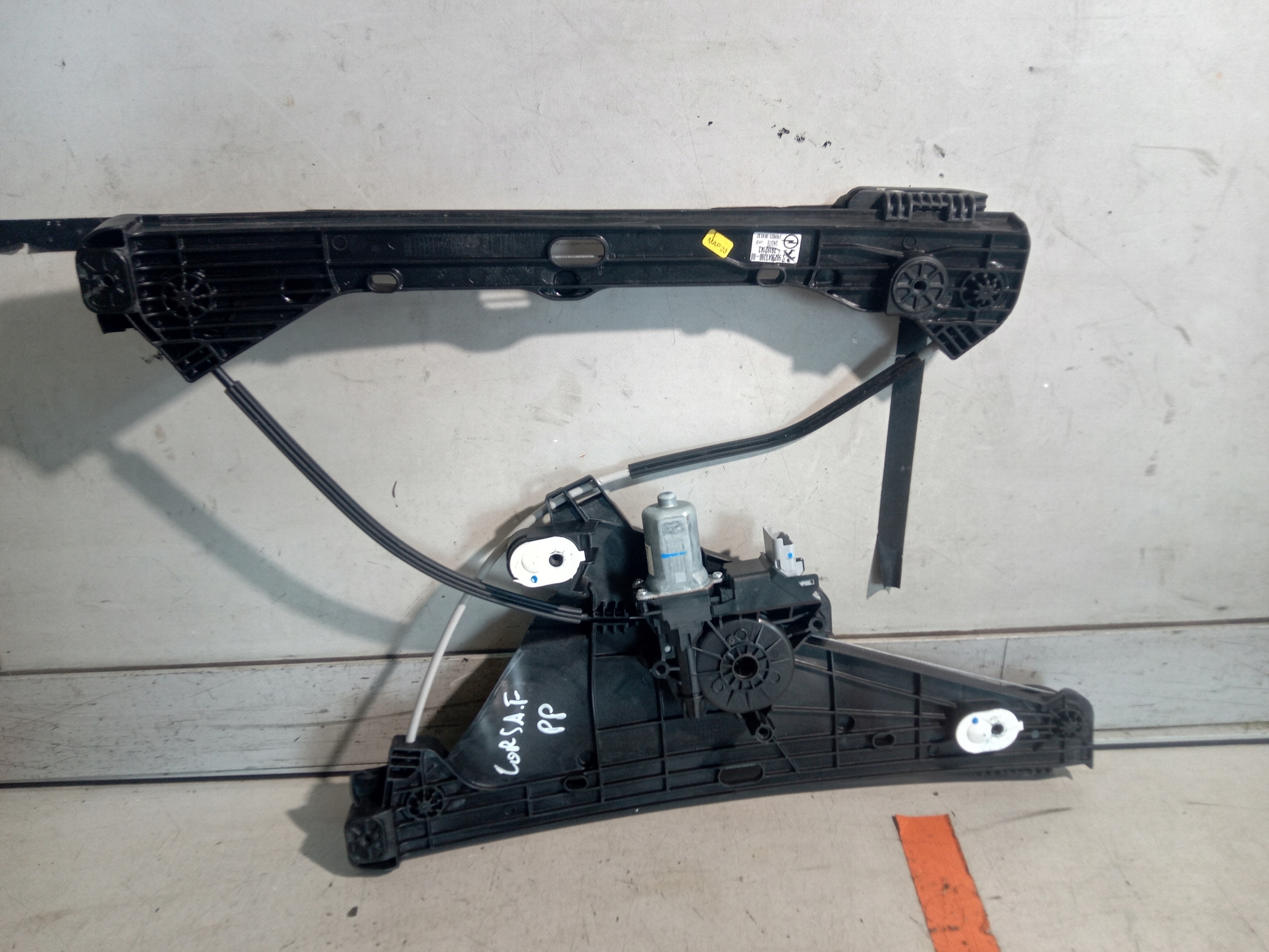 OPEL CORSA F PODNOŚNIK SZYBY PRAWY PRZÓD