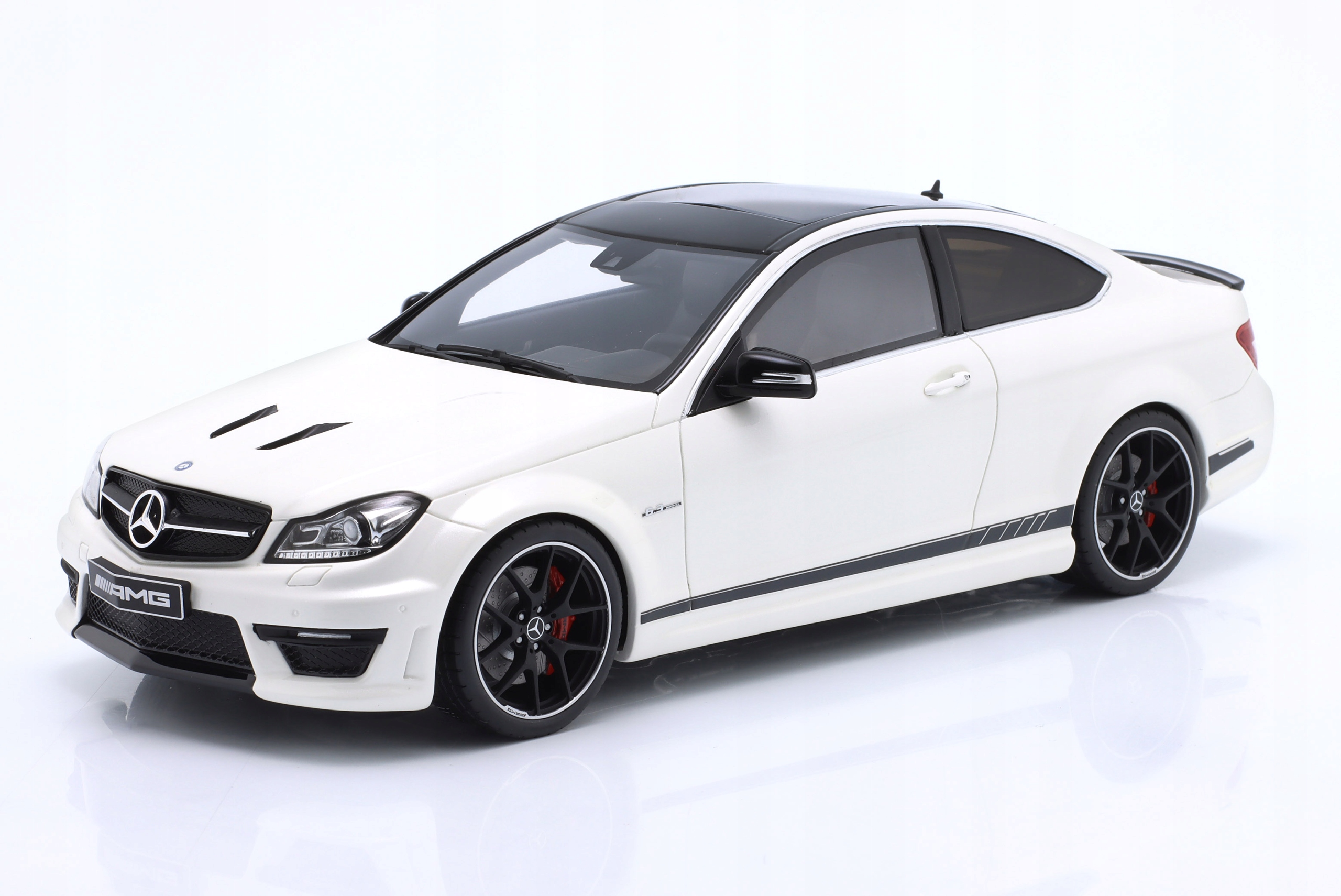 Mercedes-Benz C63 Amg (W204) Edition 507 2014 Diamond White Gt Spirit 1:18