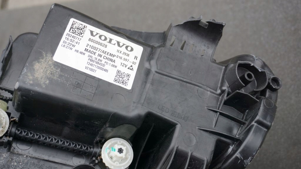 VOLVO EX30 - light LED right front
