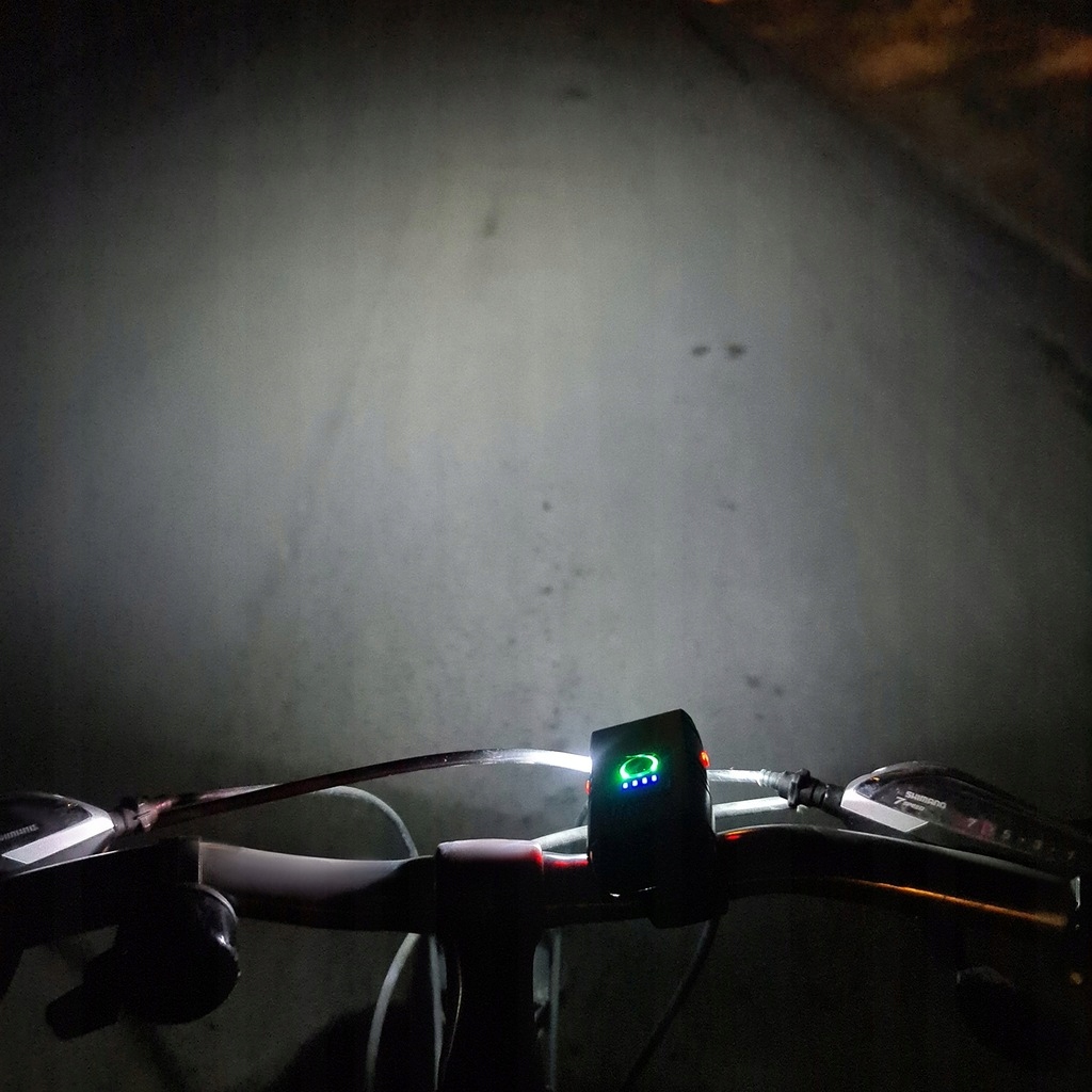 LAMPKA ROWEROWA LED PRZÓD 800 LUMENÓW MOCNA + TYŁ OŚWIETLENIE W NOCY Marka Inna marka