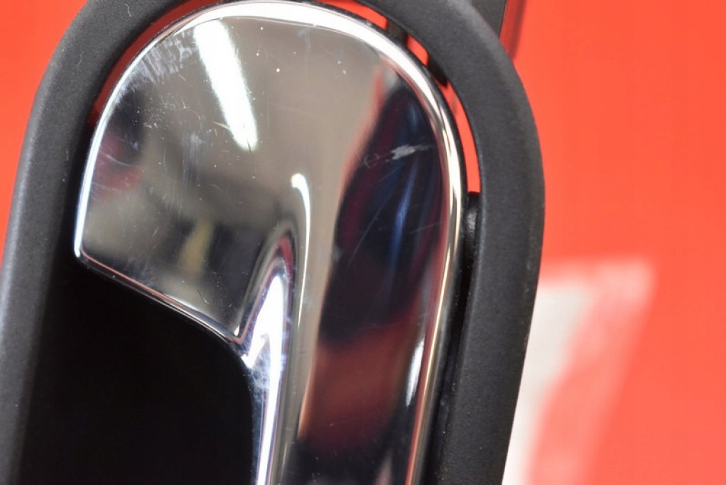 ручка двери внутренняя хром 5M0837114 vw Golf 5 V PLUS 05-14