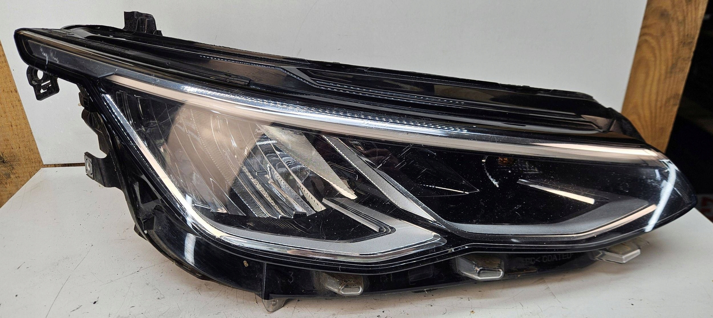 Volkswagen Golf VIII 8 5H 19- right light front front reflektor