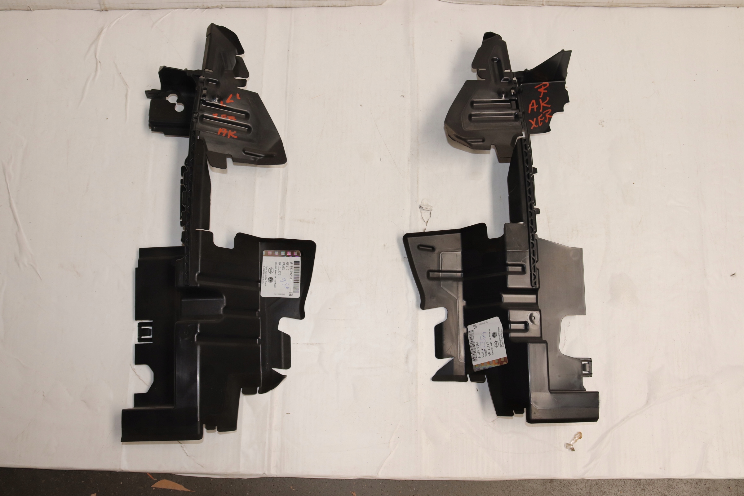 Opel Astra K 1.4XER Vodicí Kryt Chladiče