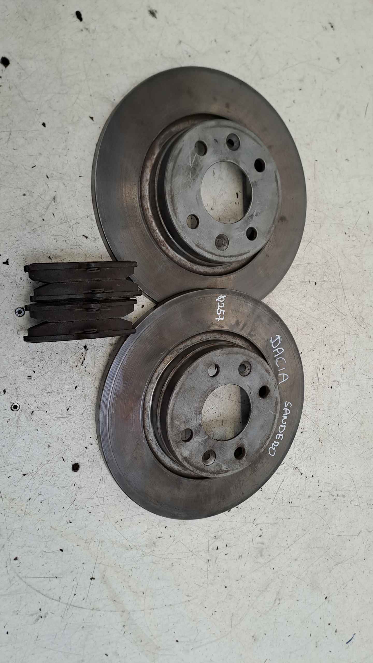 Disques Disques BOSCH kpl Dacia Sandero