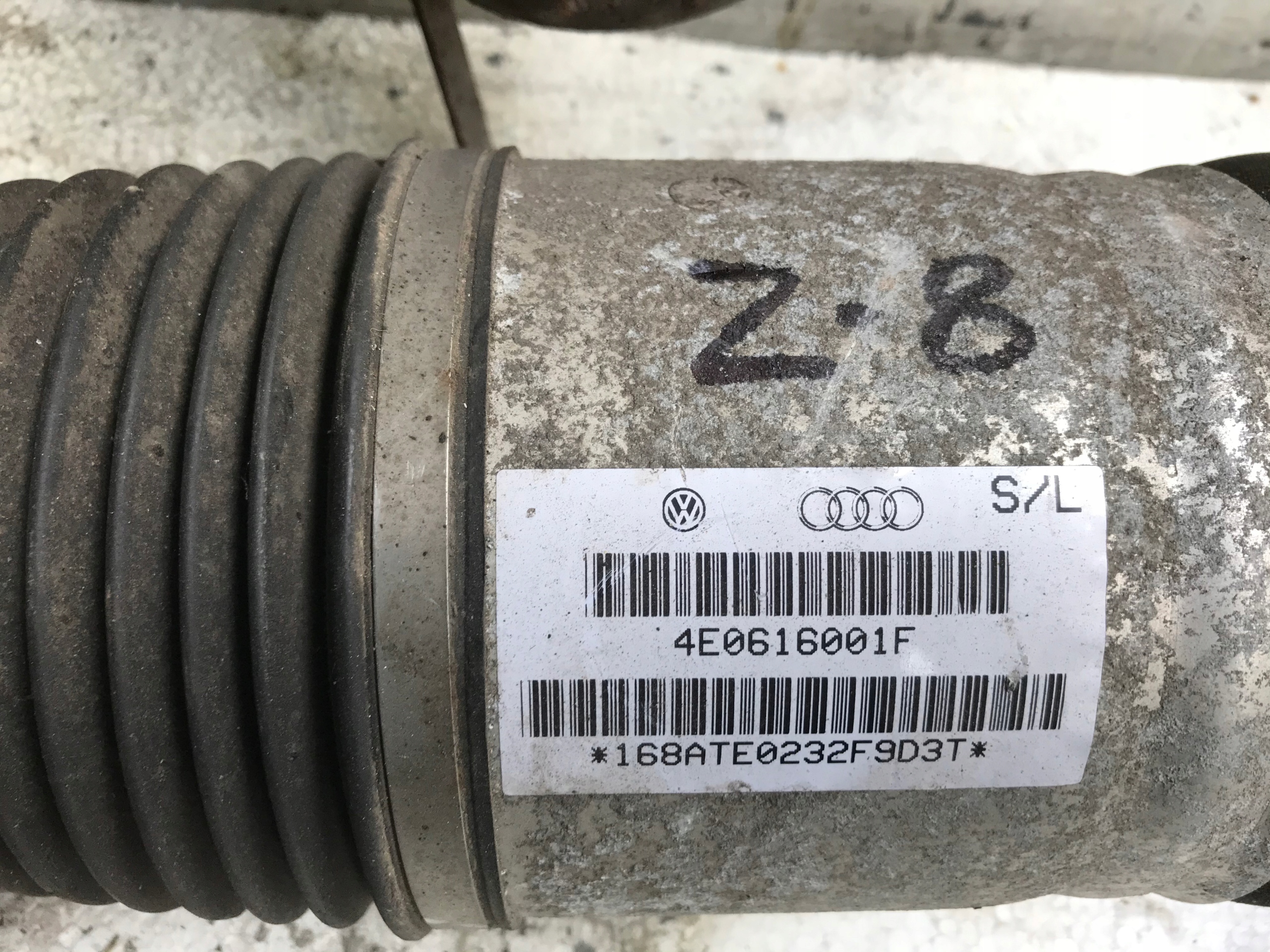 AMORTYZATOR LEWY TYŁ AUDI A8 D3 4E0616001F Producent części Audi OE