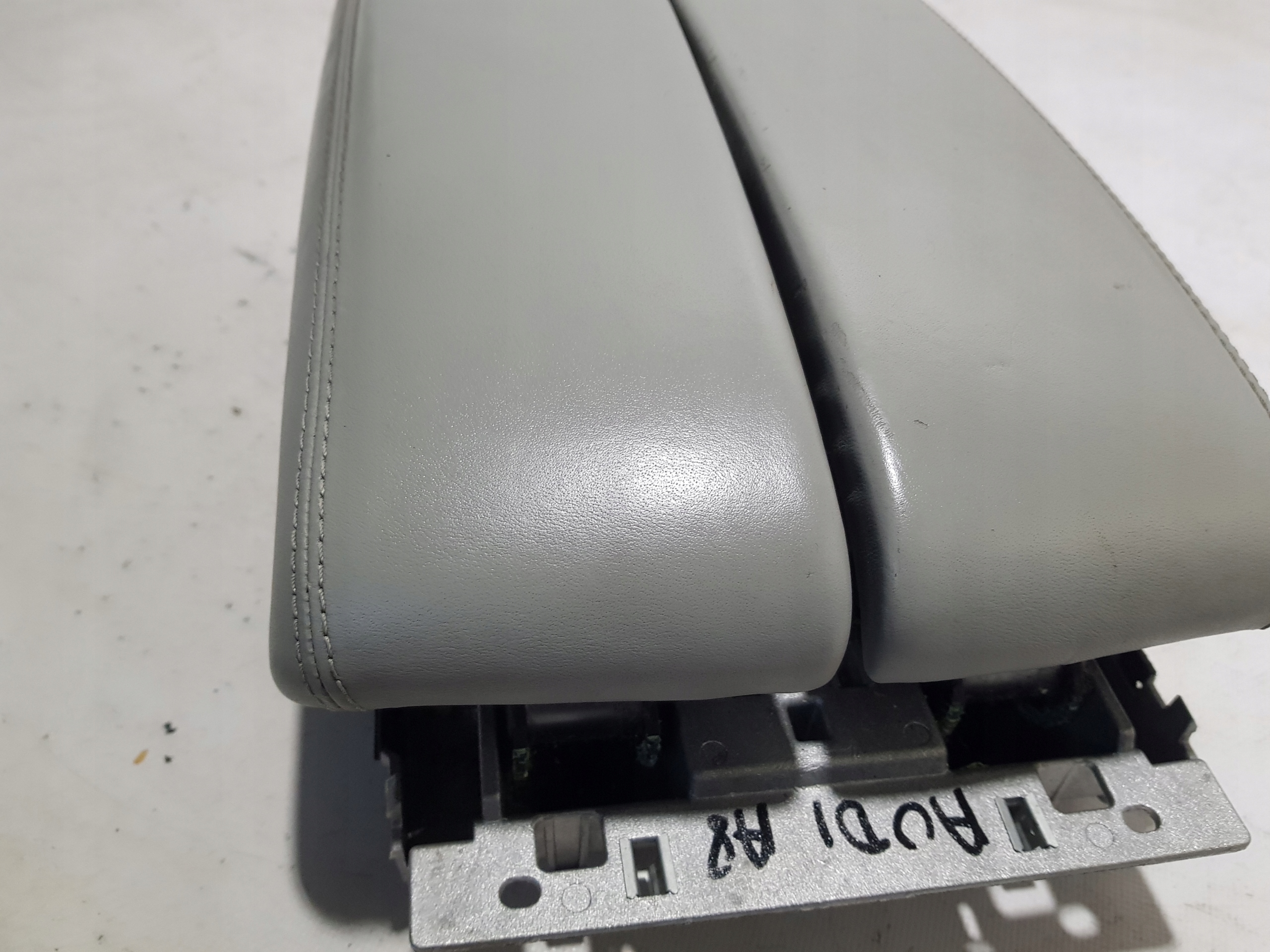 TUNEL central armrest AUDI A8 D4