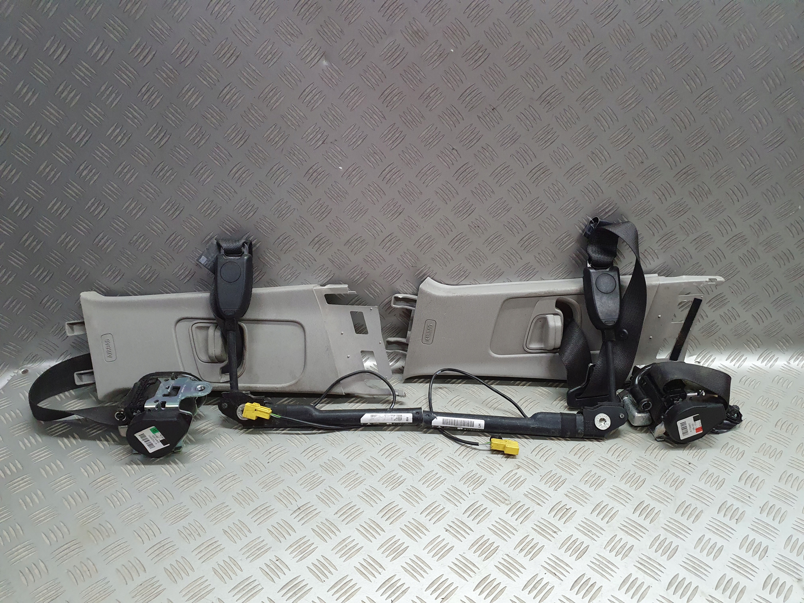 3063932AA - НАТЯЖИТЕЛИ РЕМНЯ РЕМЕНЬ РЕМНИ OPEL ASTRA J КОМПЛЕКТ