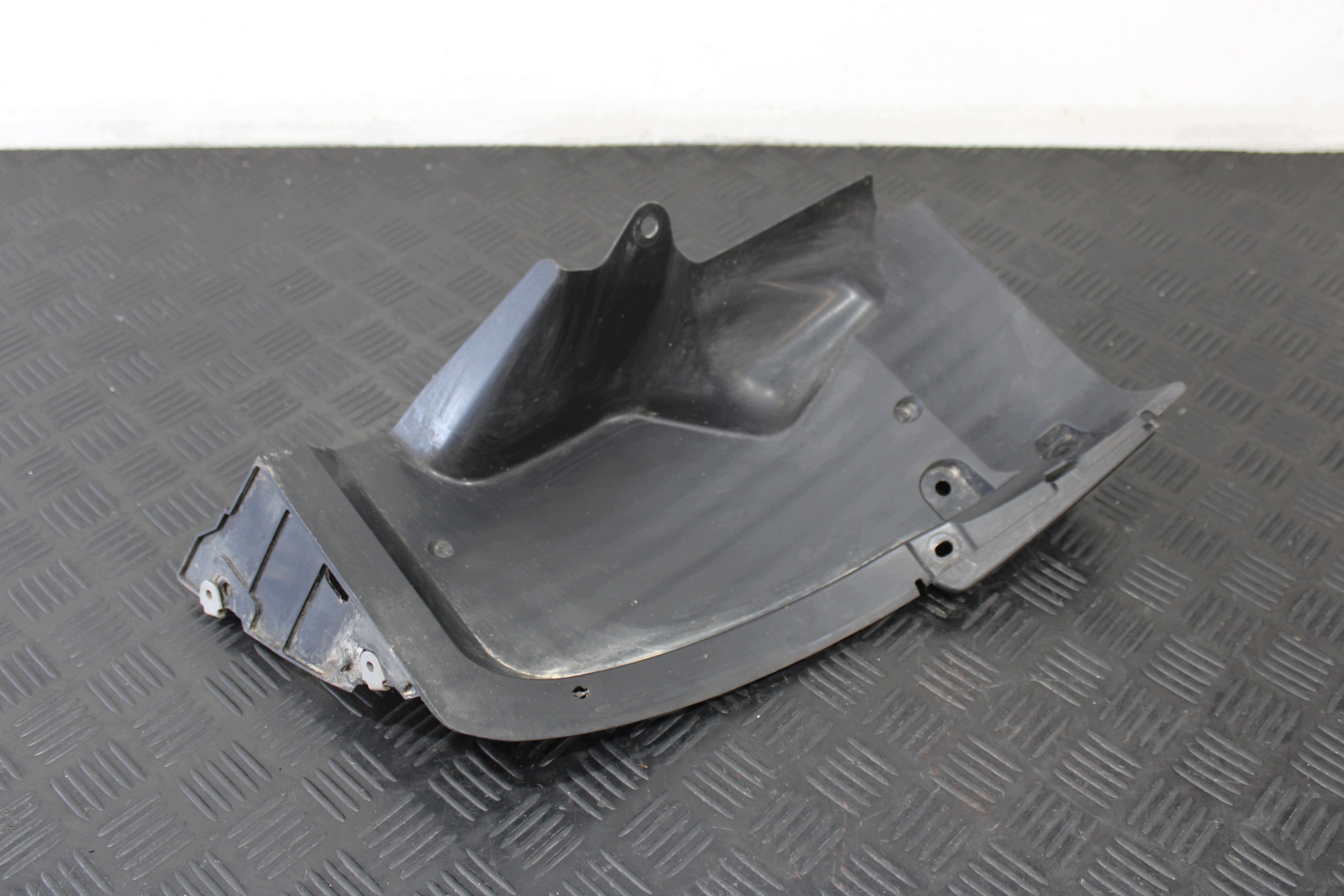 mudguard left rear part D43N-50351 MAZDA 2 II DJ LIFT