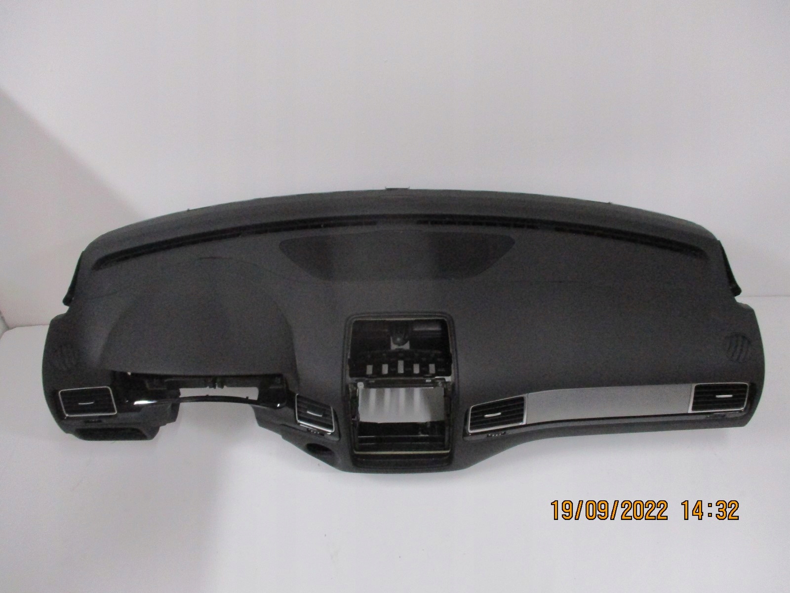 dashboard VW TOUAREG 7P0 damag.