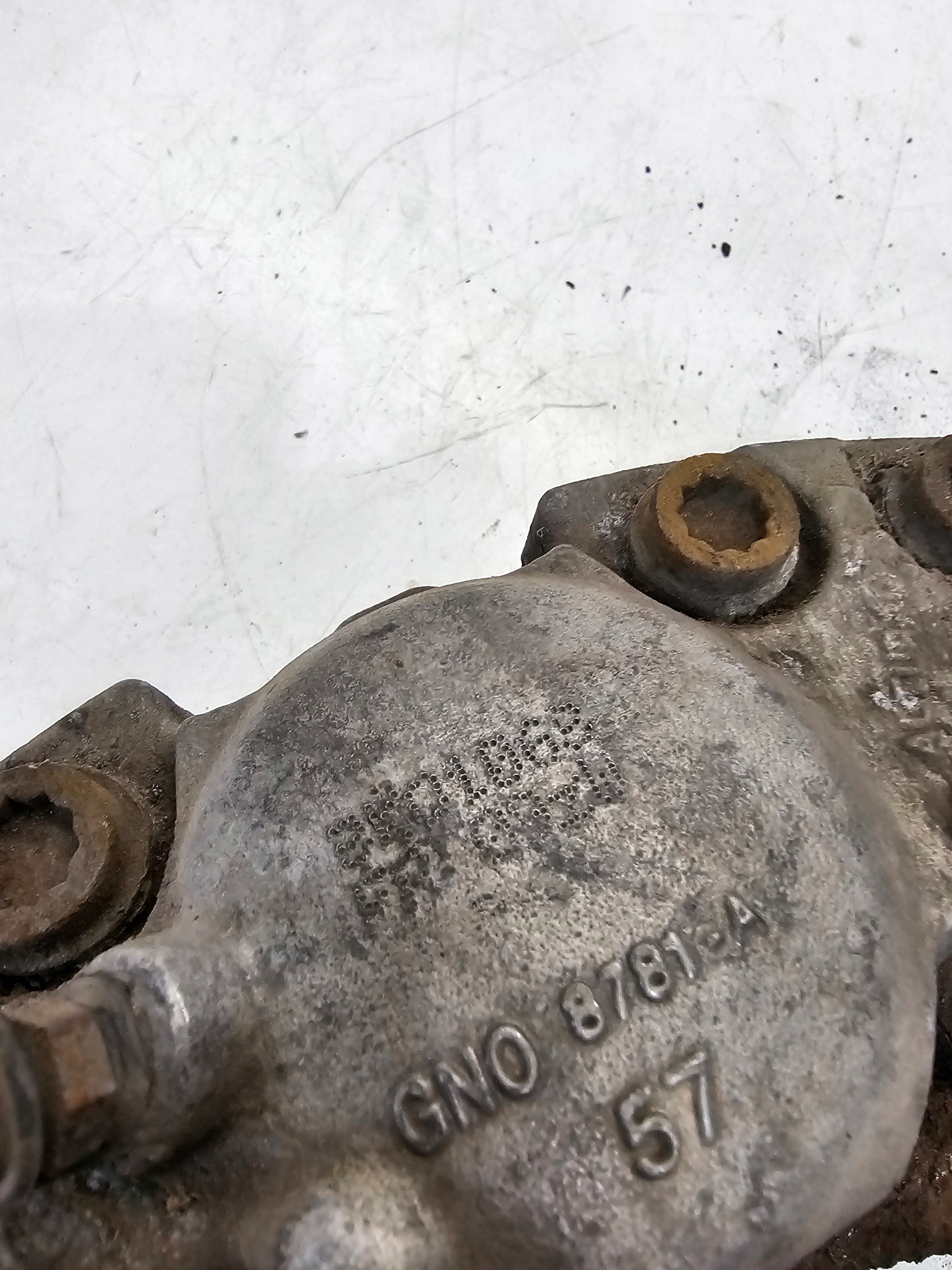 strmeň Brzdový pravý predok AUDI A4 A5 8K0106B