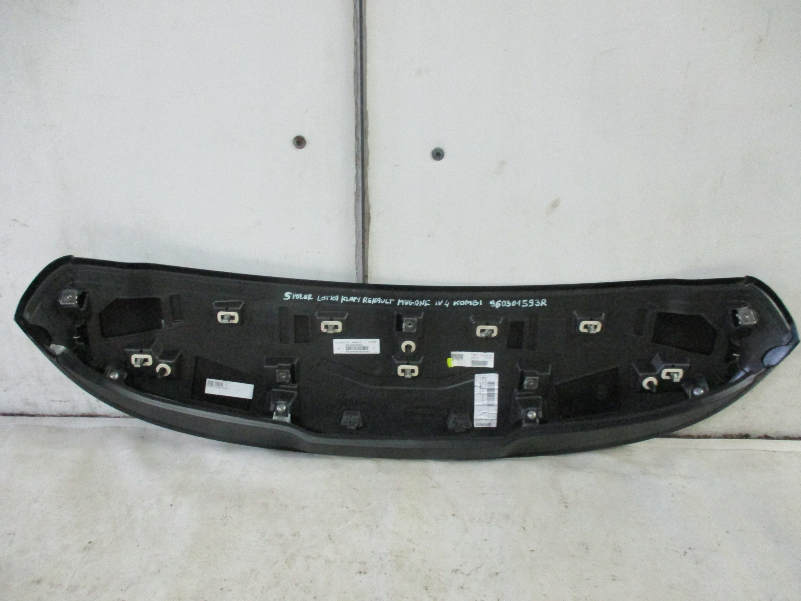 Spoiler lotka bonnet Renault Megane 4 IV 960301593R