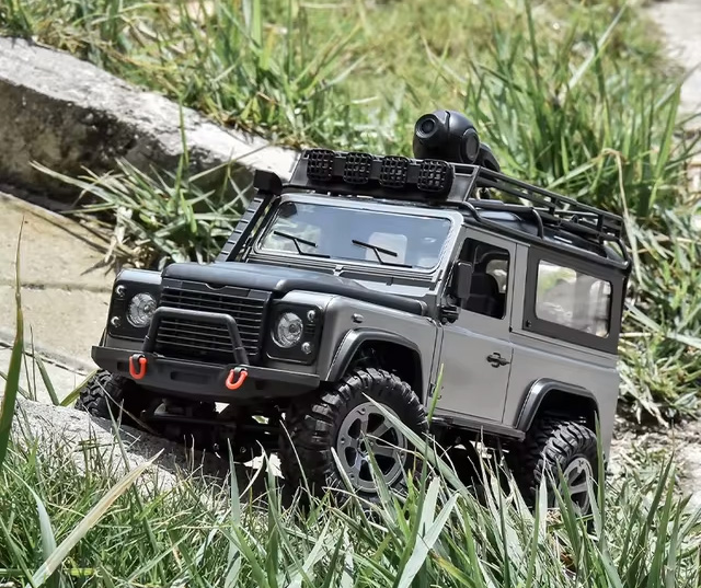 VEICOLO FUORISTRADA 4X4 TELECOMANDATO CON TELECAMERA, FAYEE MARKETING