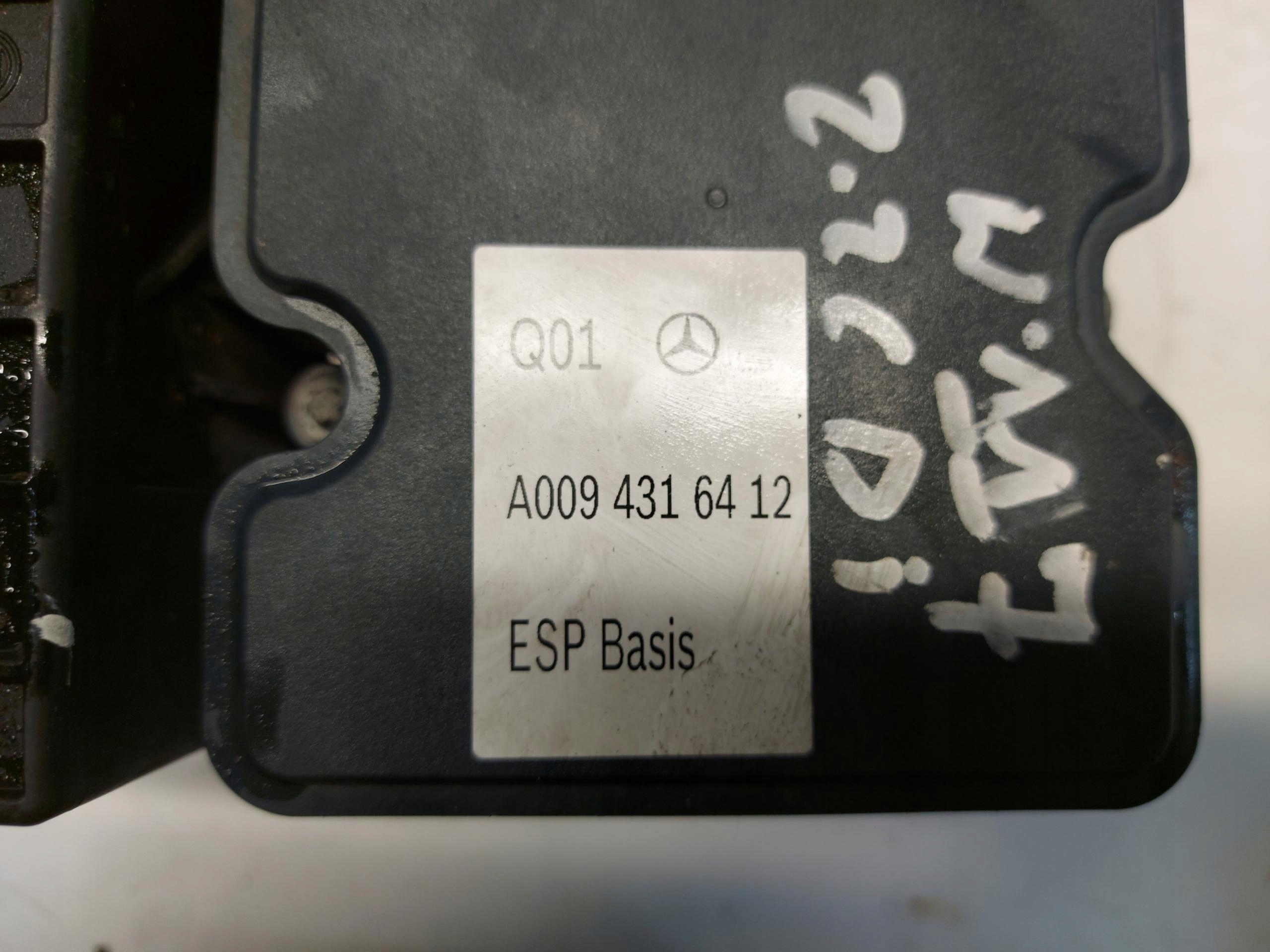 Mercedes CLA w117 pump abs control unit holder A2464300201