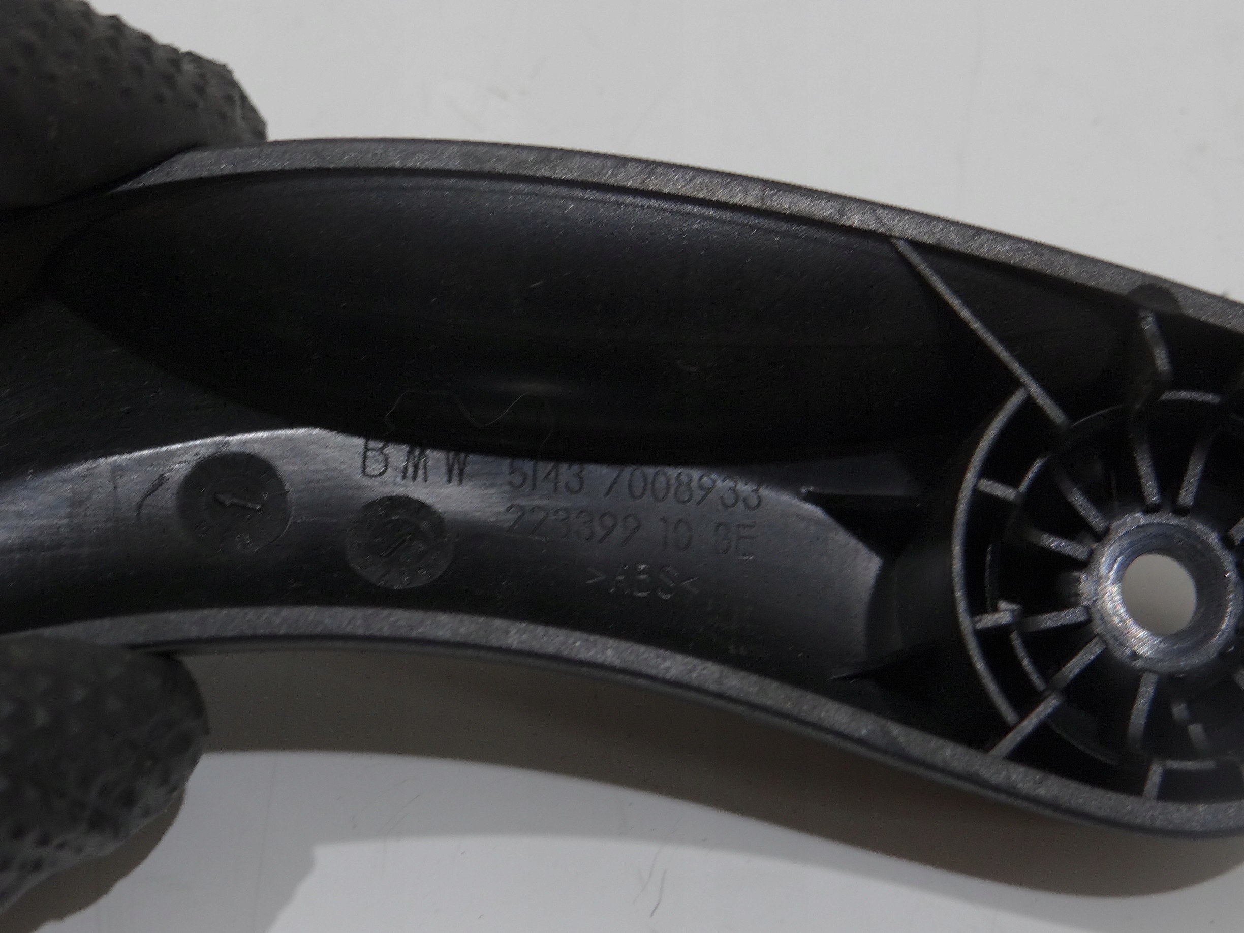 handle bracket of the opening bonnets BMW E60 E61 7008933 (4287447)
