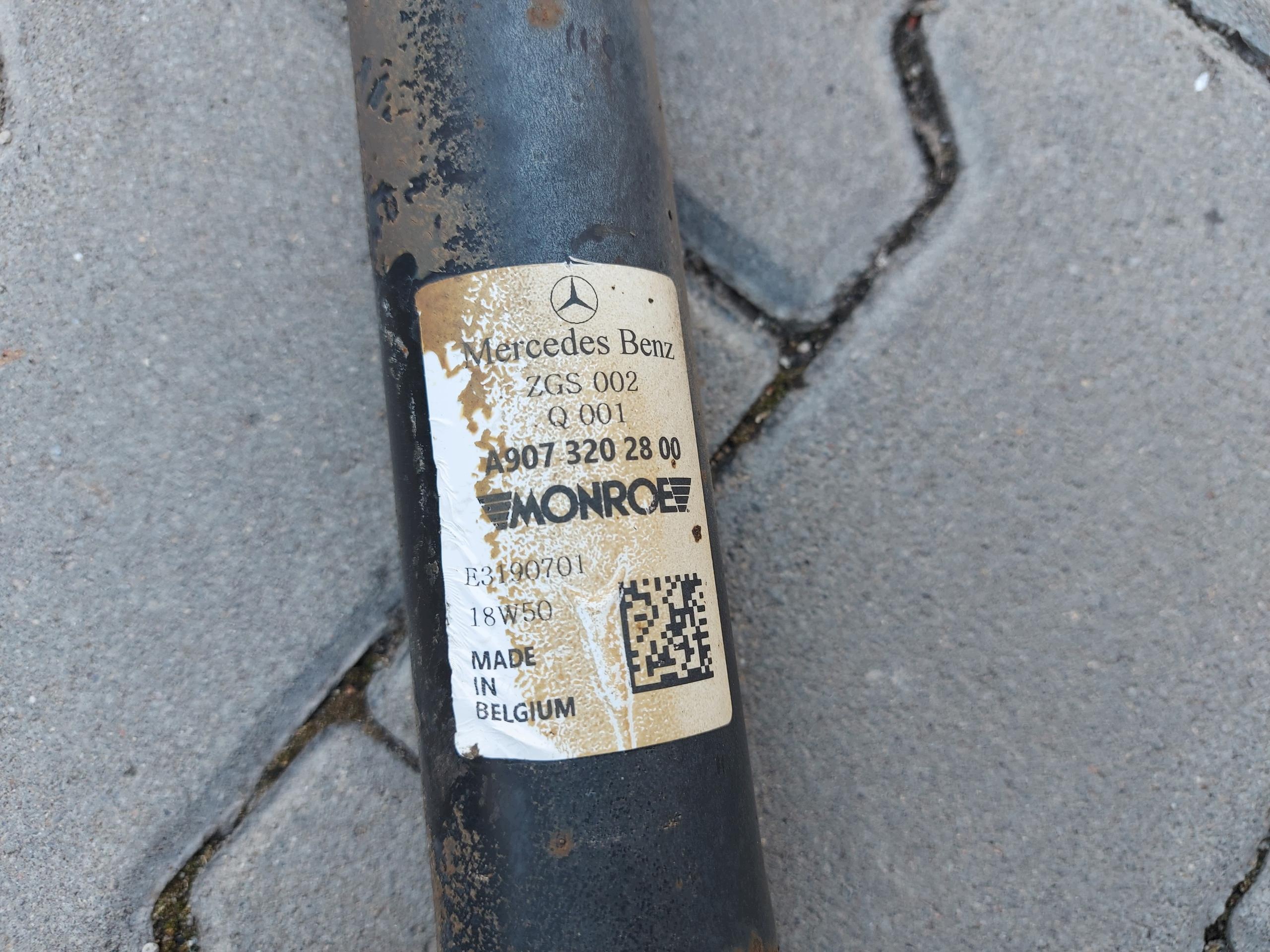 Mercedes Sprinter w907 2020, shock absorber rear part left right A9073202800