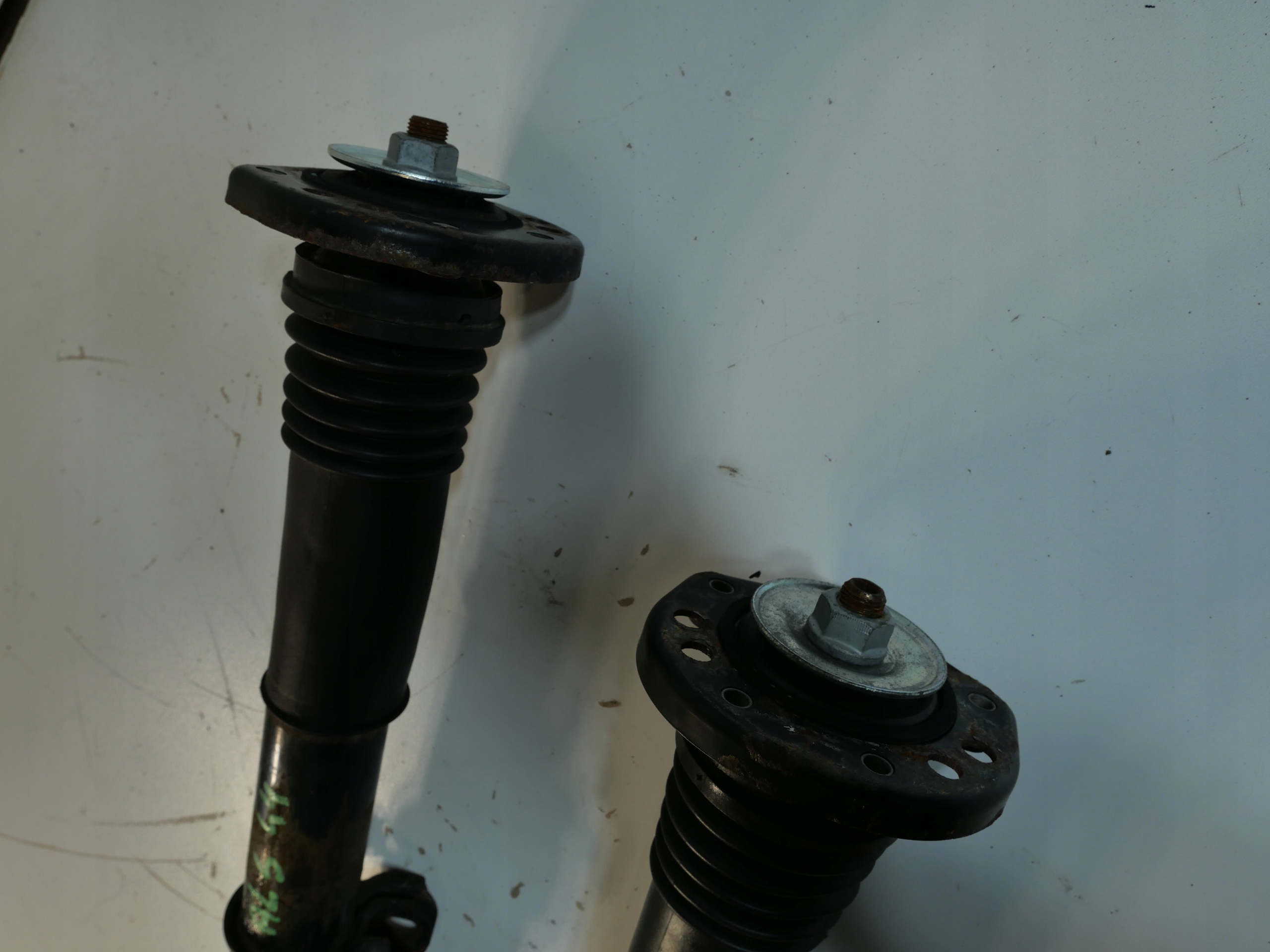 shock absorber front front MERCEDES SPRINTER 906 A9063230400