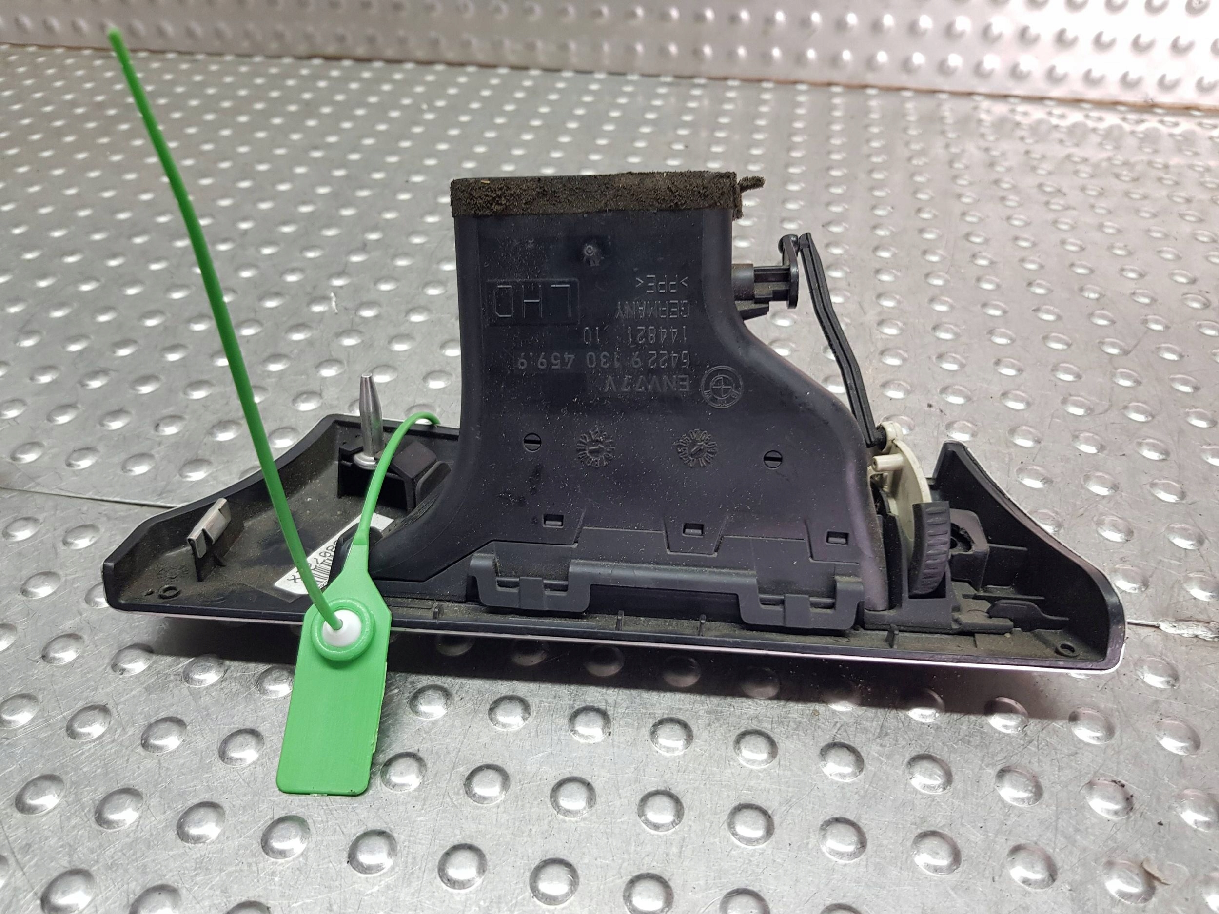 grid air conditioning devices left front 9130459 BMW 3 E90 E91 E92 COUPE E93