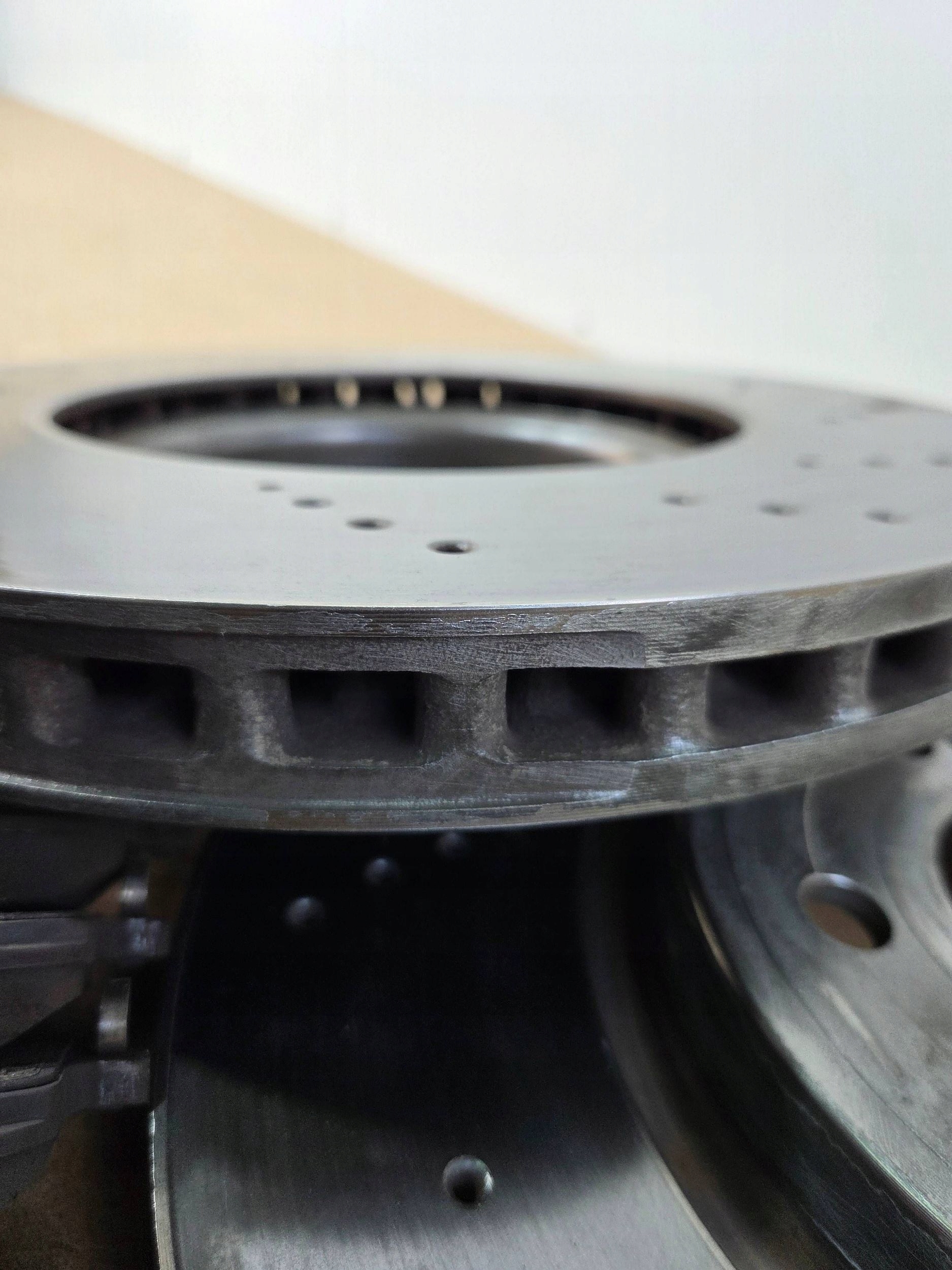 Mercedes-Benz GLA H247 discs brake front plates A2474212012 (T90)
