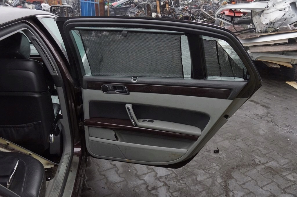 Tür rechts heck LR8V VOLKSWAGEN PHAETON