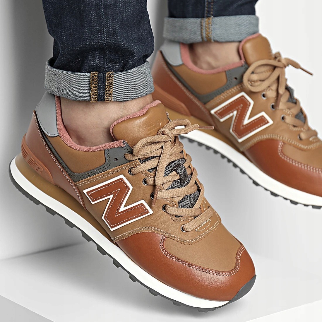 Boty New Balance ML574OMA kožené, velikost 43