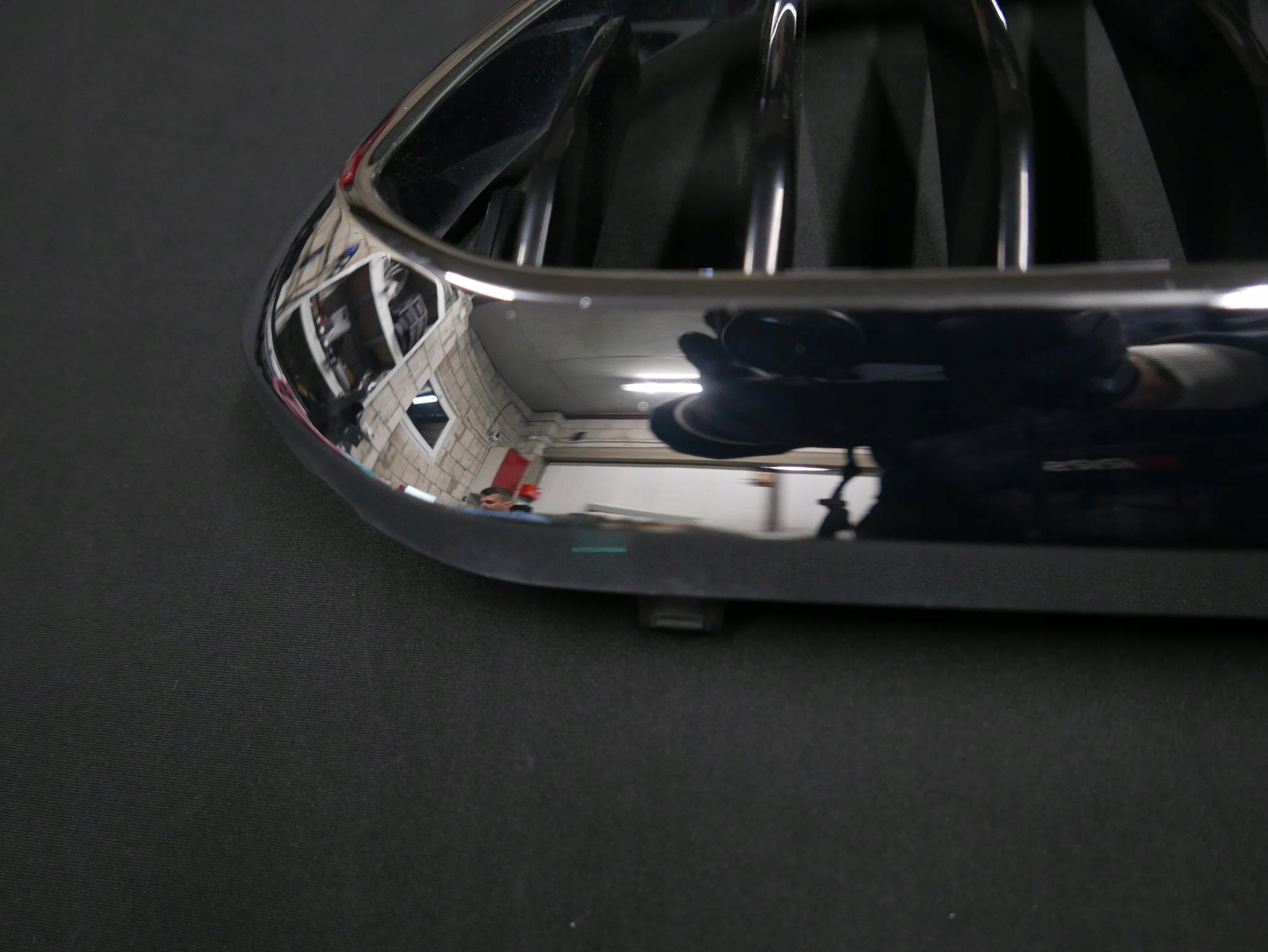 BMW G30 G31 решетка радиатора ноздря левая